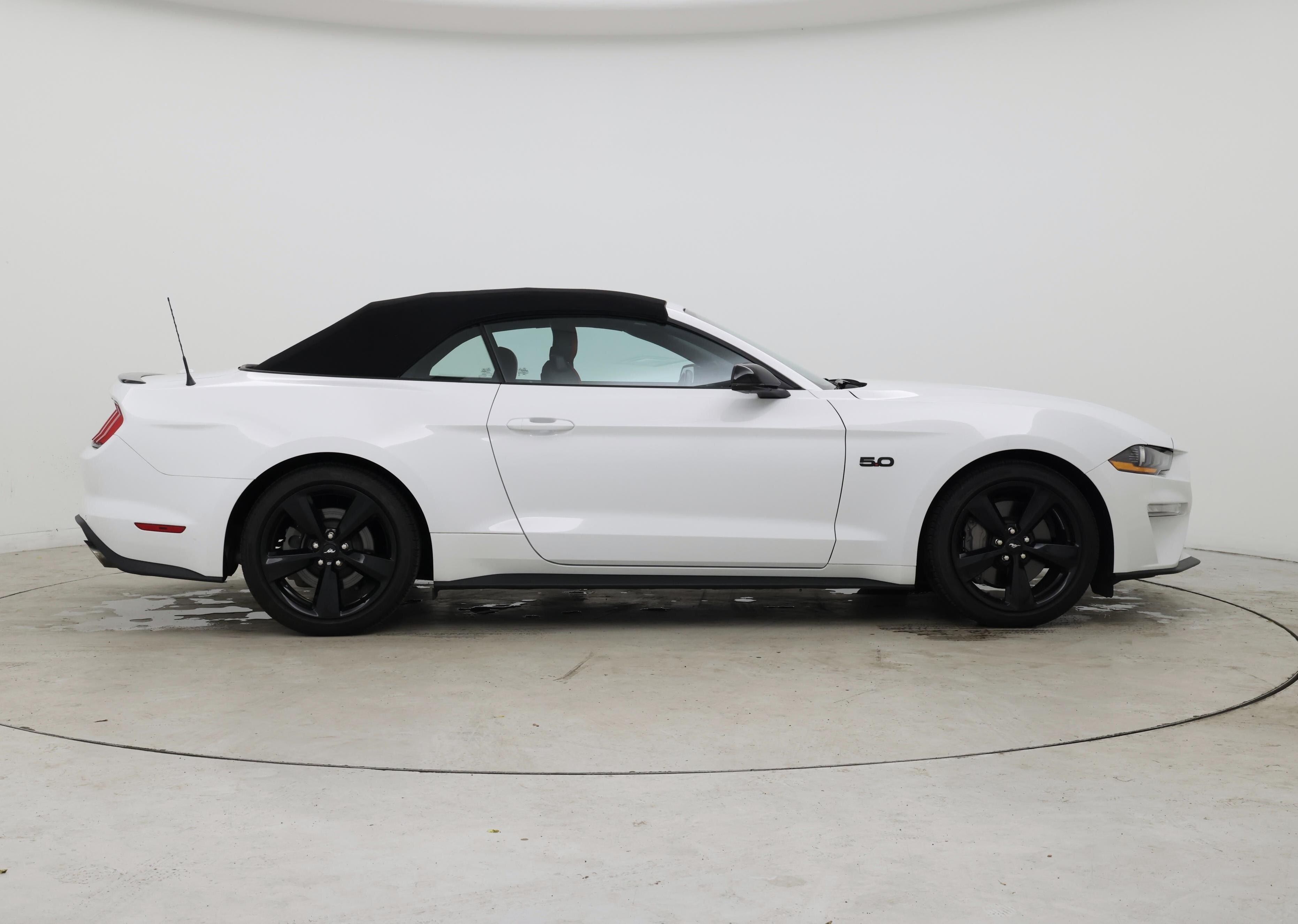 Thumbnail: 2022 Ford Mustang - 7