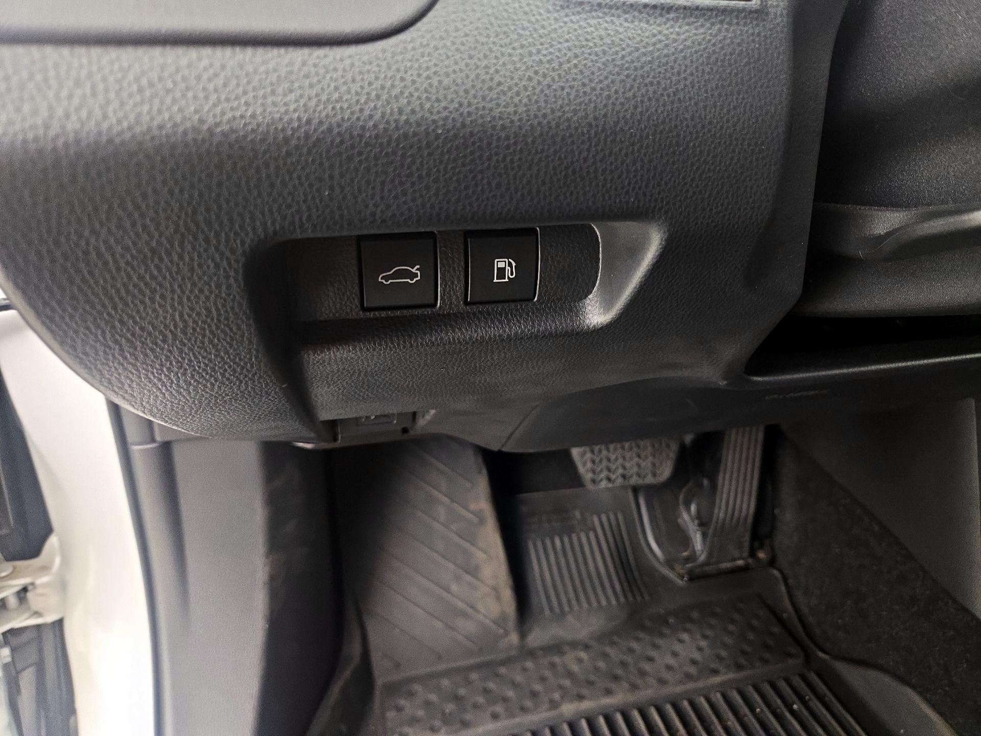 Thumbnail: 2023 Toyota Crown - 13