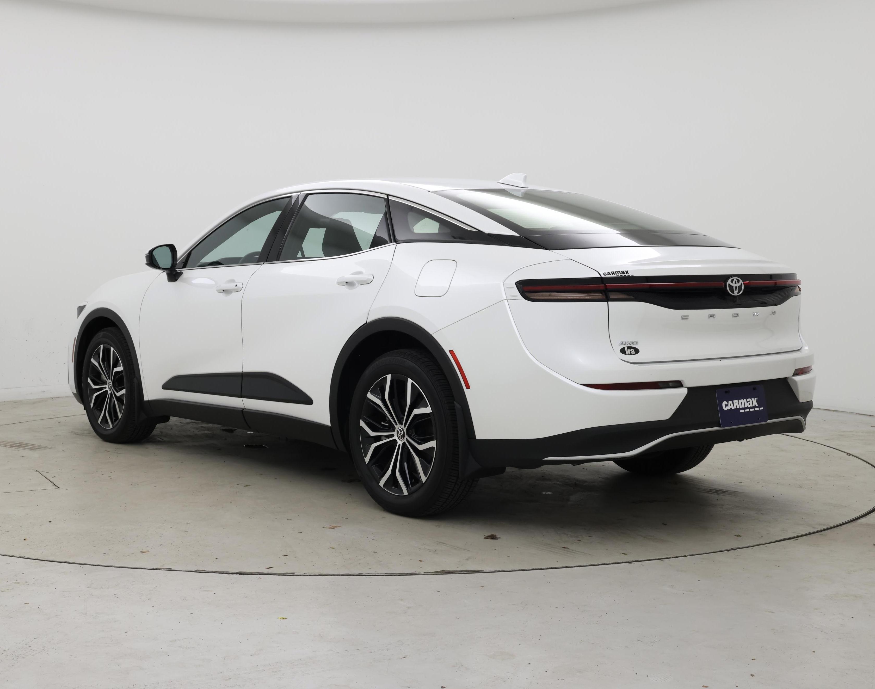 Thumbnail: 2023 Toyota Crown - 2