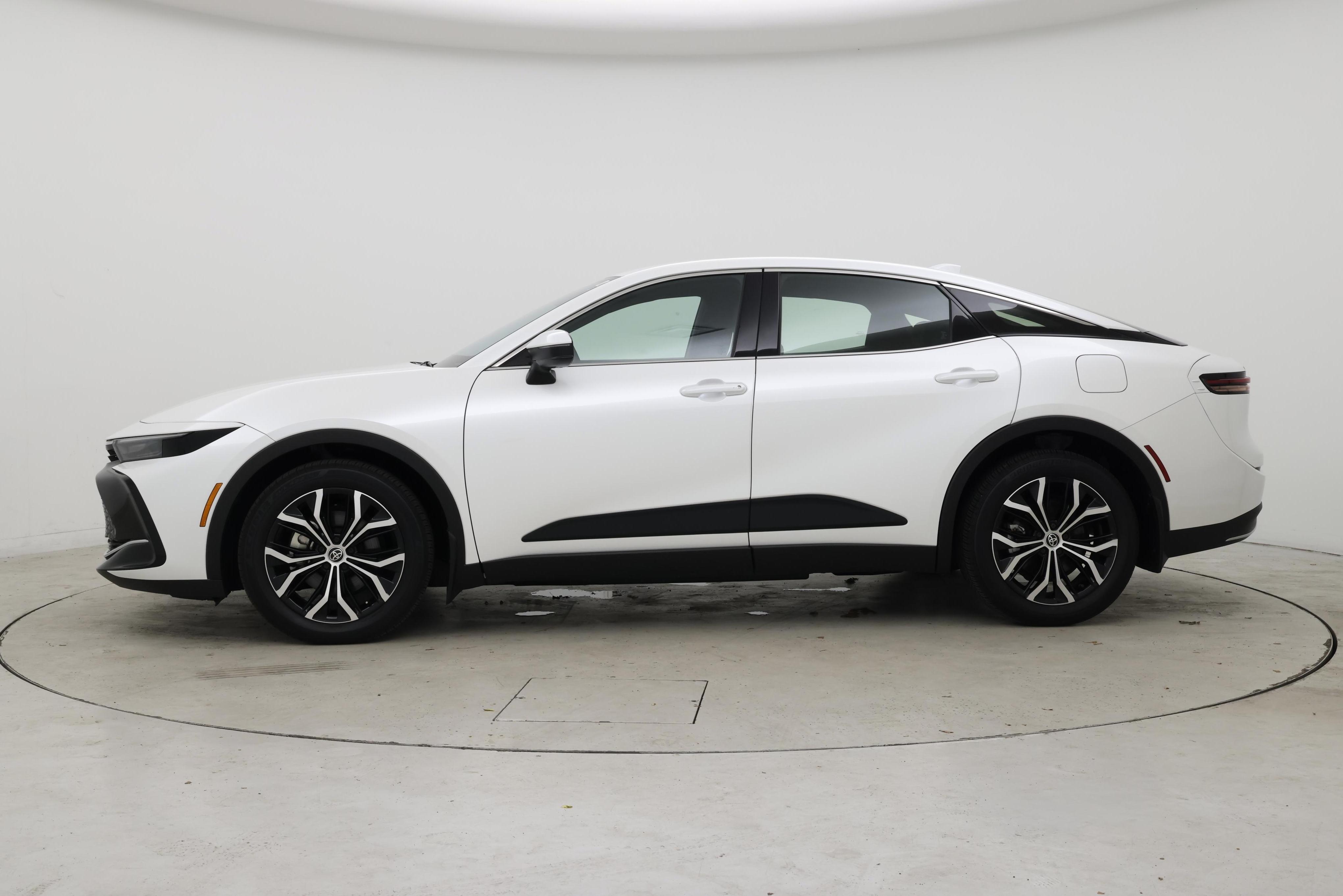 Thumbnail: 2023 Toyota Crown - 3