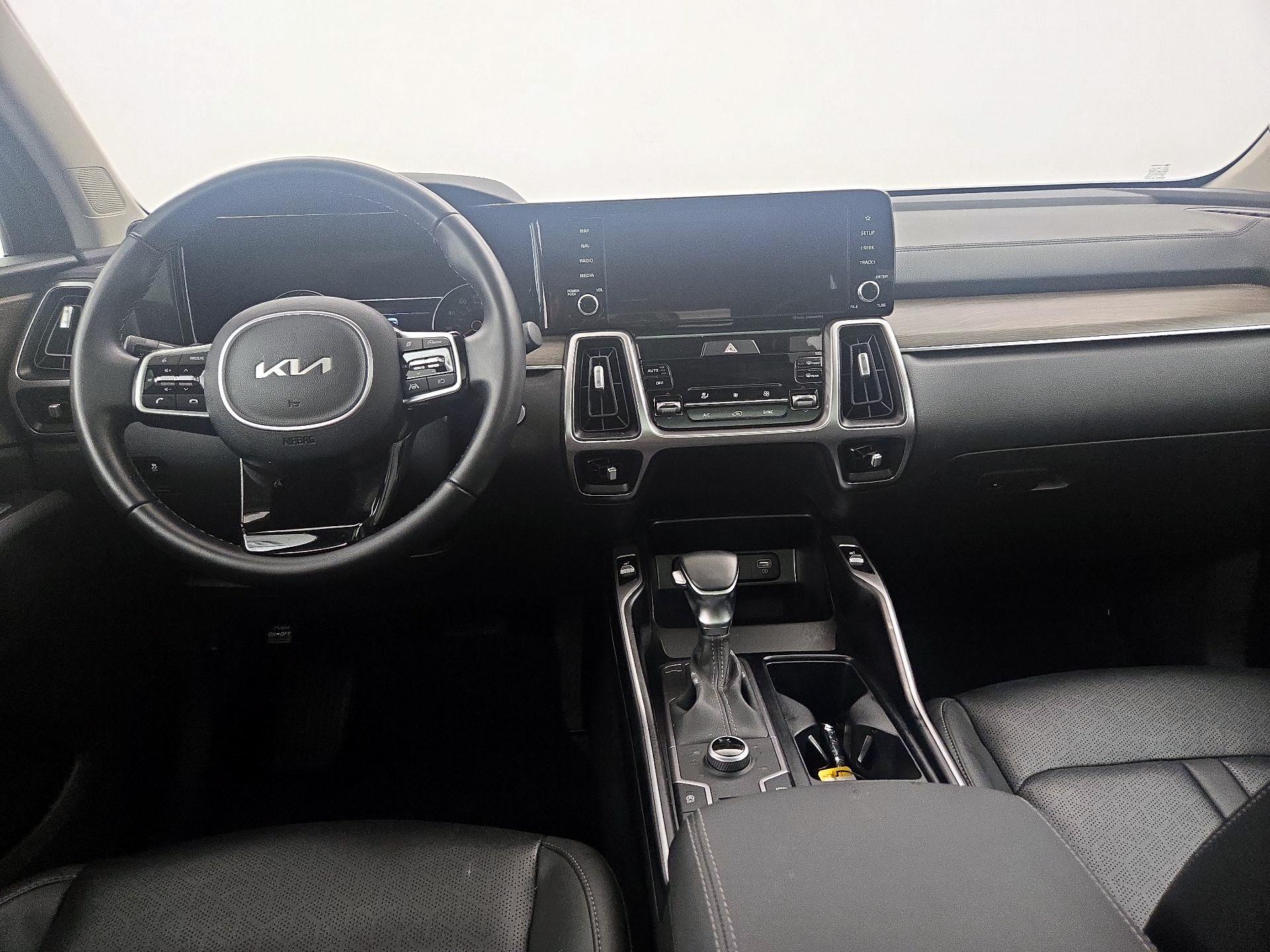 Thumbnail: 2022 Kia Sorento - 9