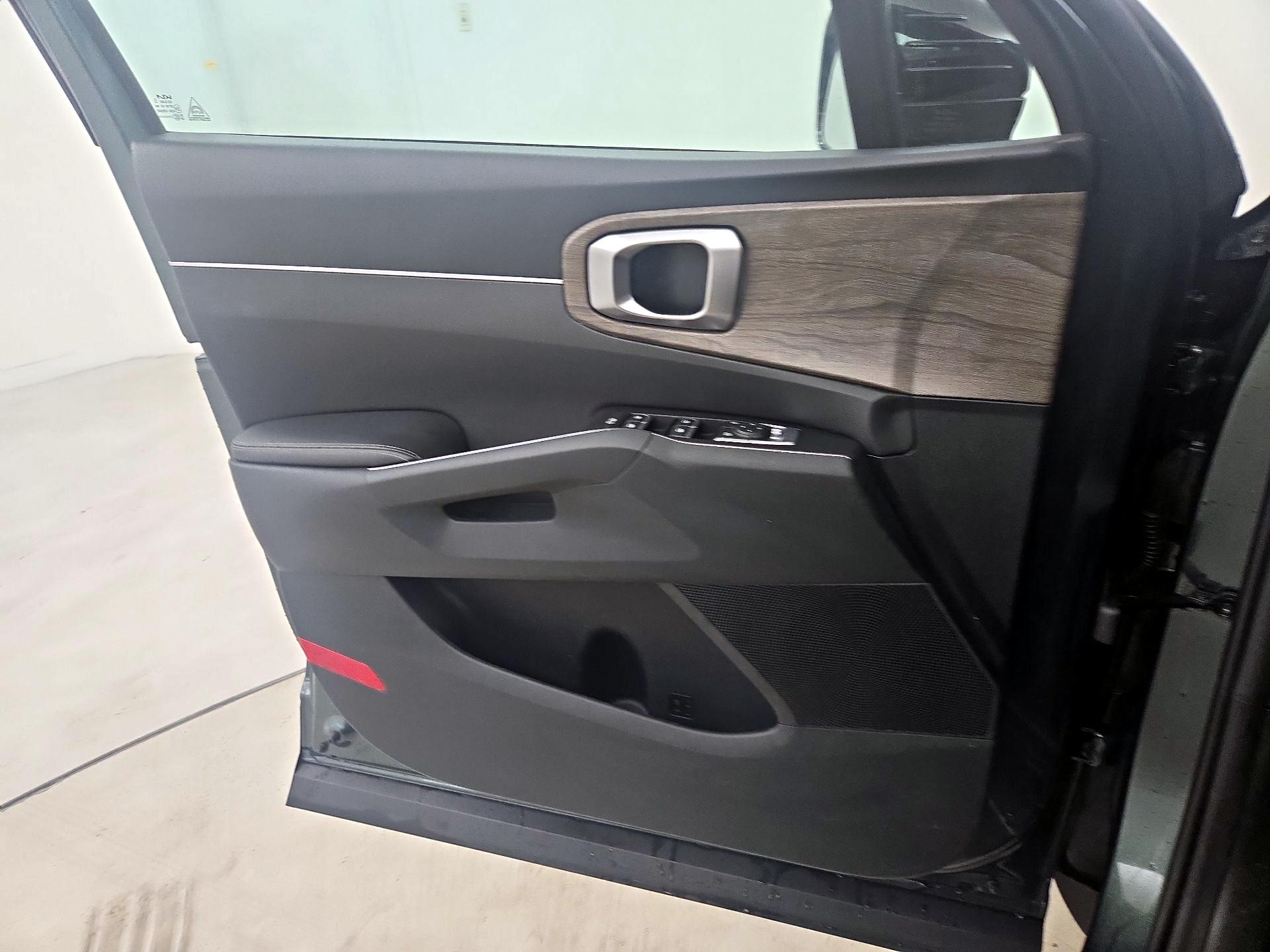 Thumbnail: 2022 Kia Sorento - 12