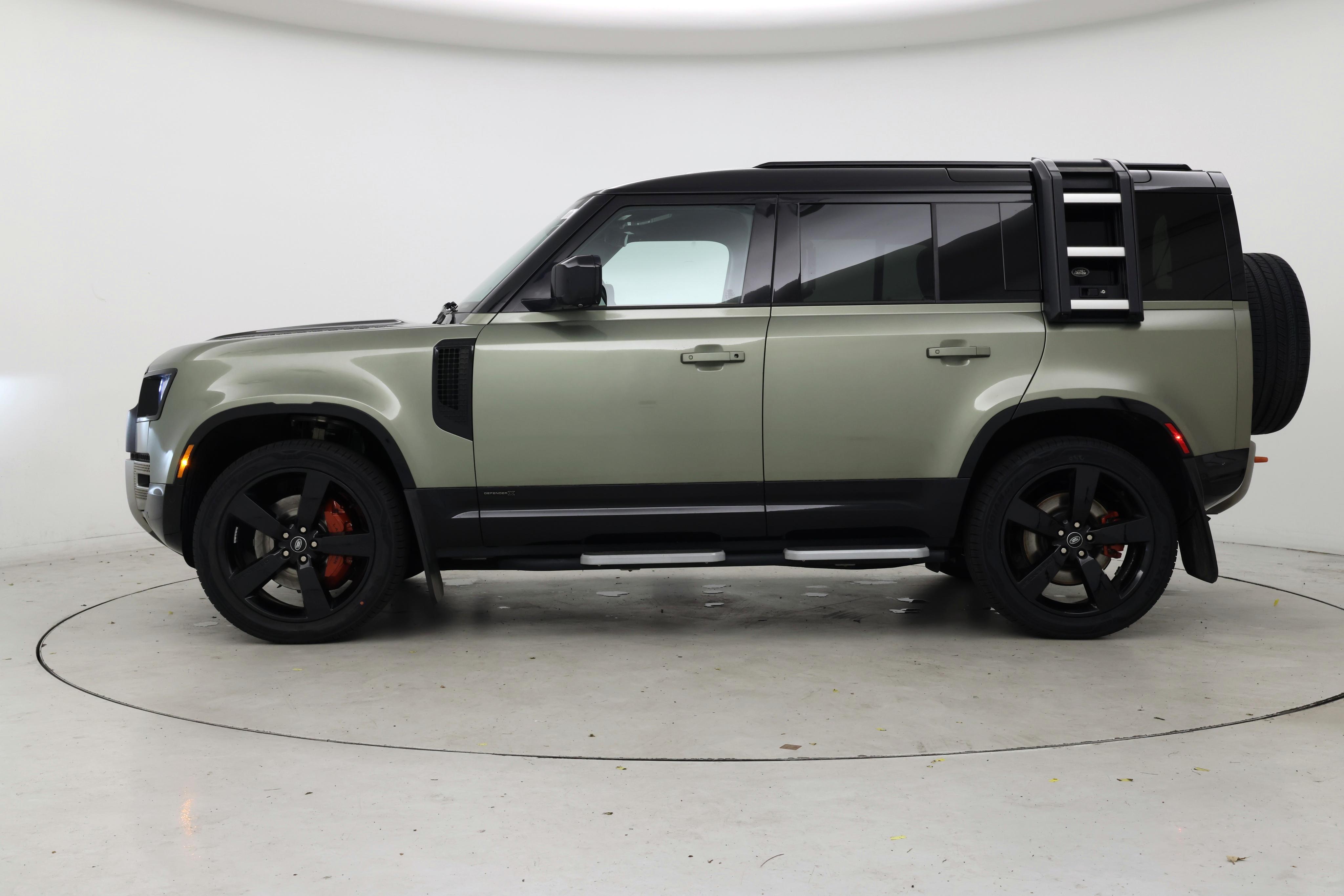 Thumbnail: 2021 Land Rover Defender - 3