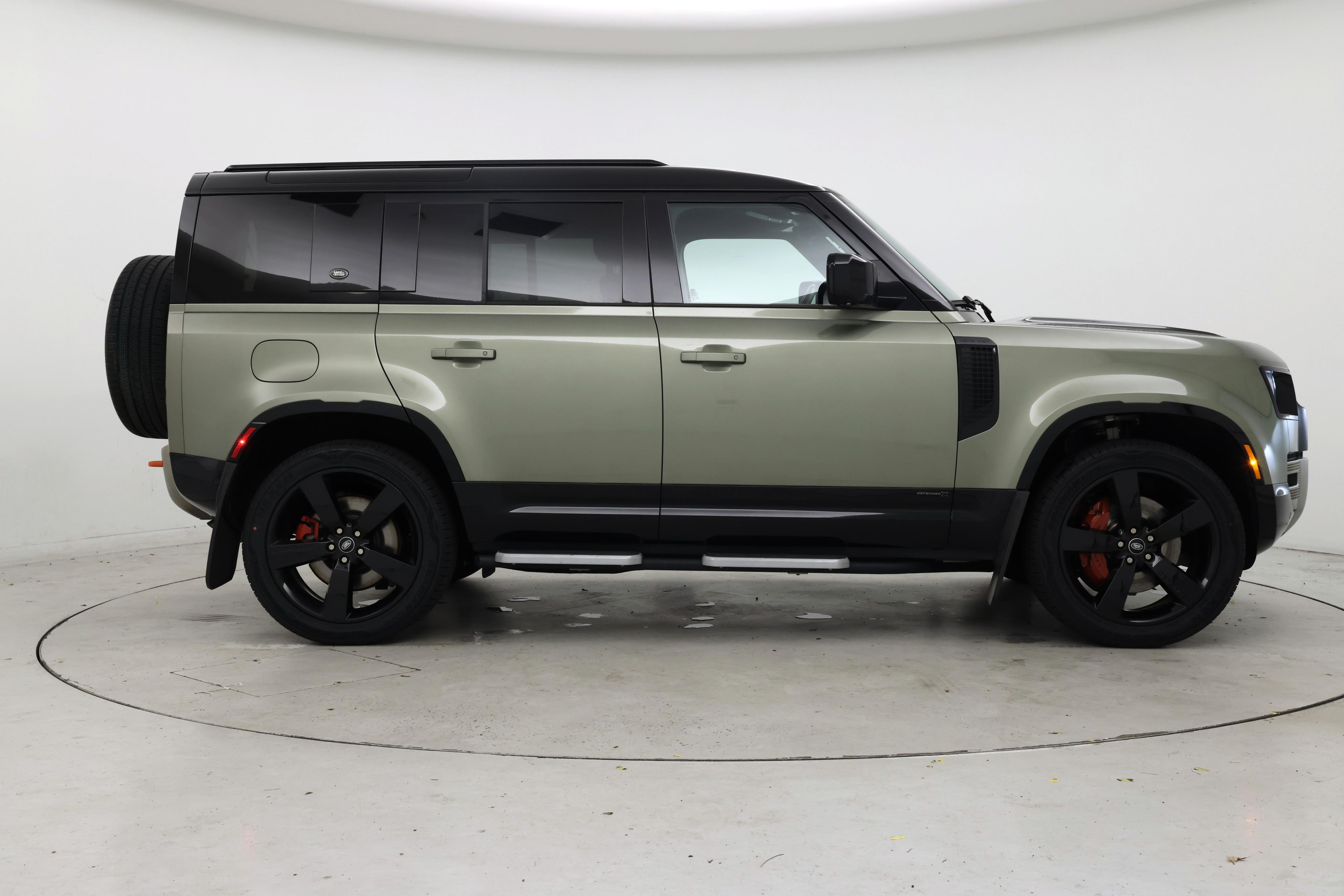 Thumbnail: 2021 Land Rover Defender - 7