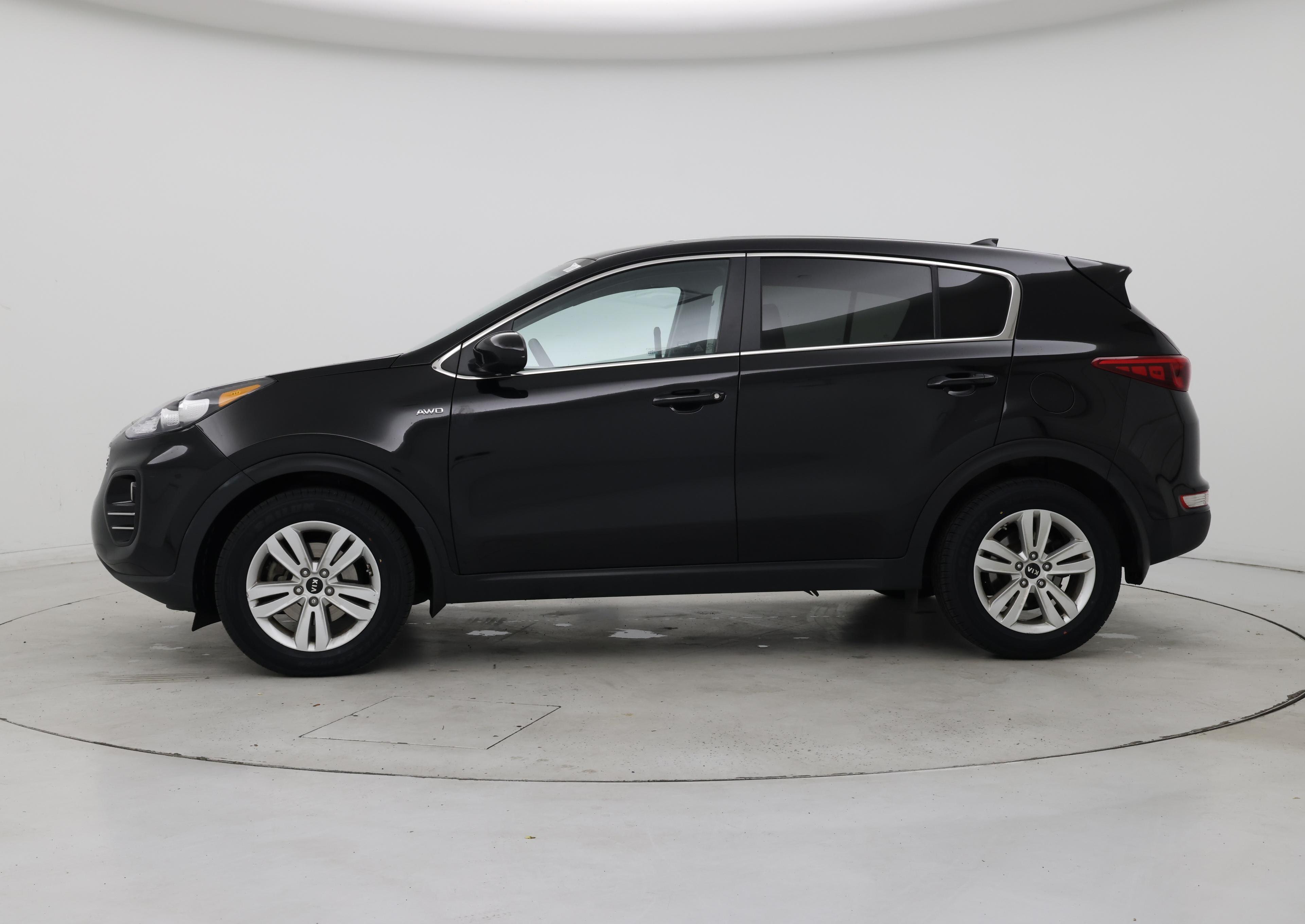 Thumbnail: 2018 Kia Sportage - 3