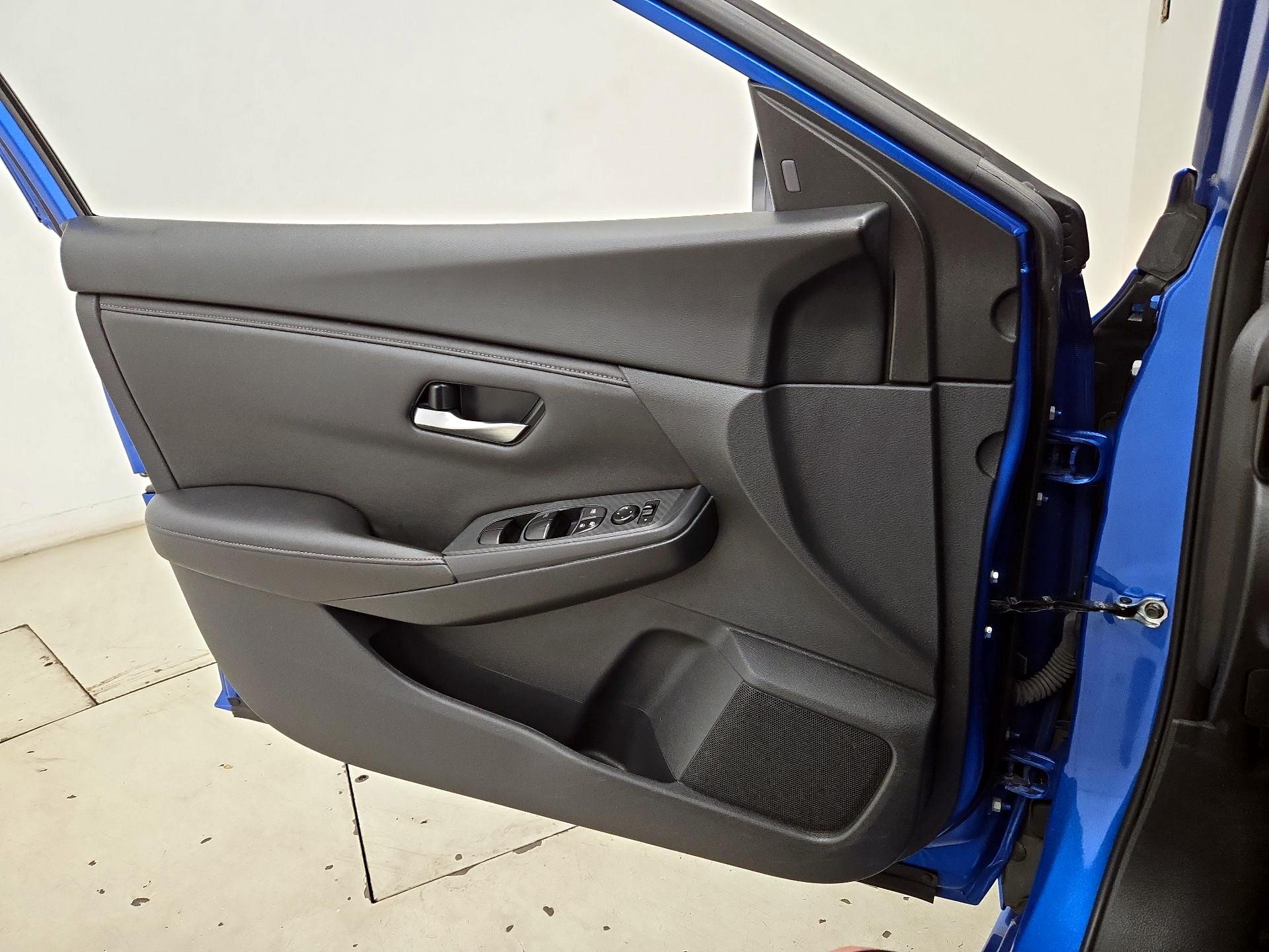 Thumbnail: 2023 Nissan Sentra - 12