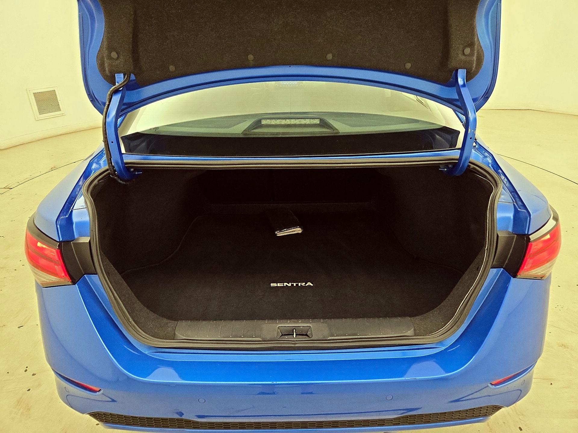 Thumbnail: 2023 Nissan Sentra - 18