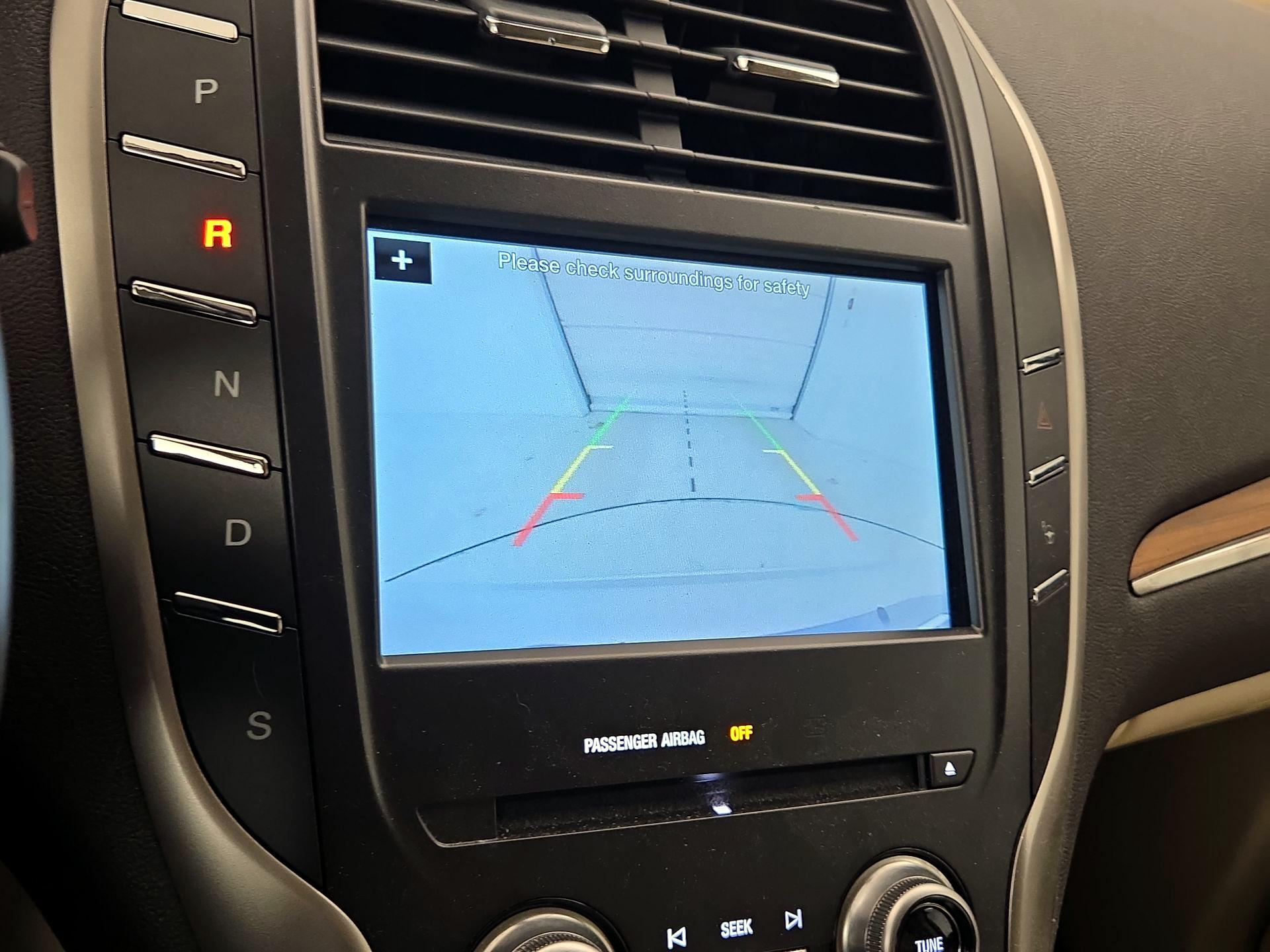 Thumbnail: 2016 Lincoln MKC - 15