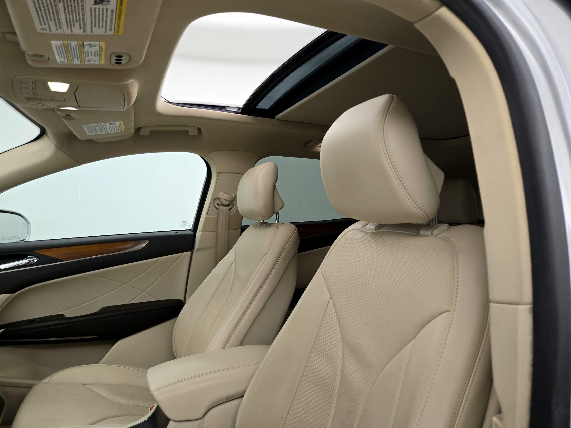 Thumbnail: 2016 Lincoln MKC - 20