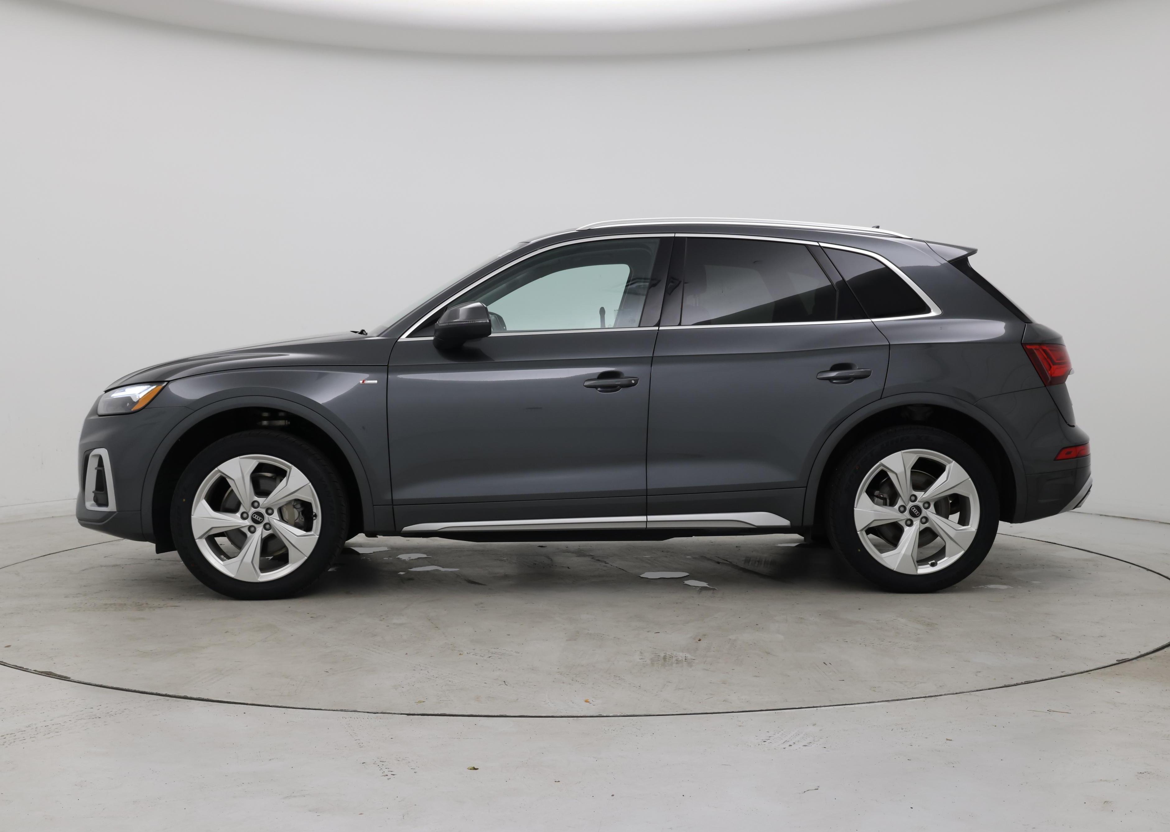 Thumbnail: 2023 Audi Q5 - 3