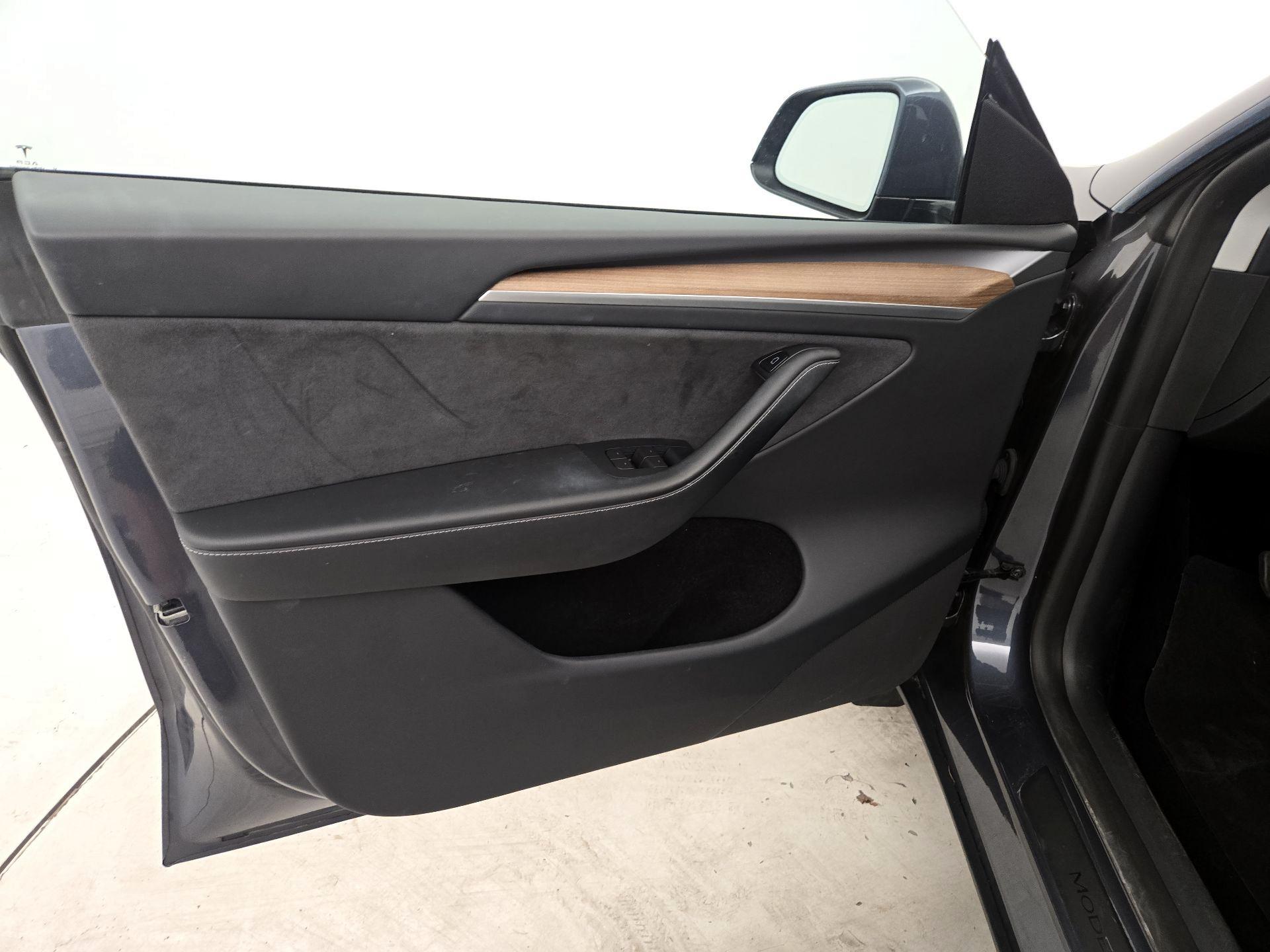 Thumbnail: 2023 Tesla Model Y - 12