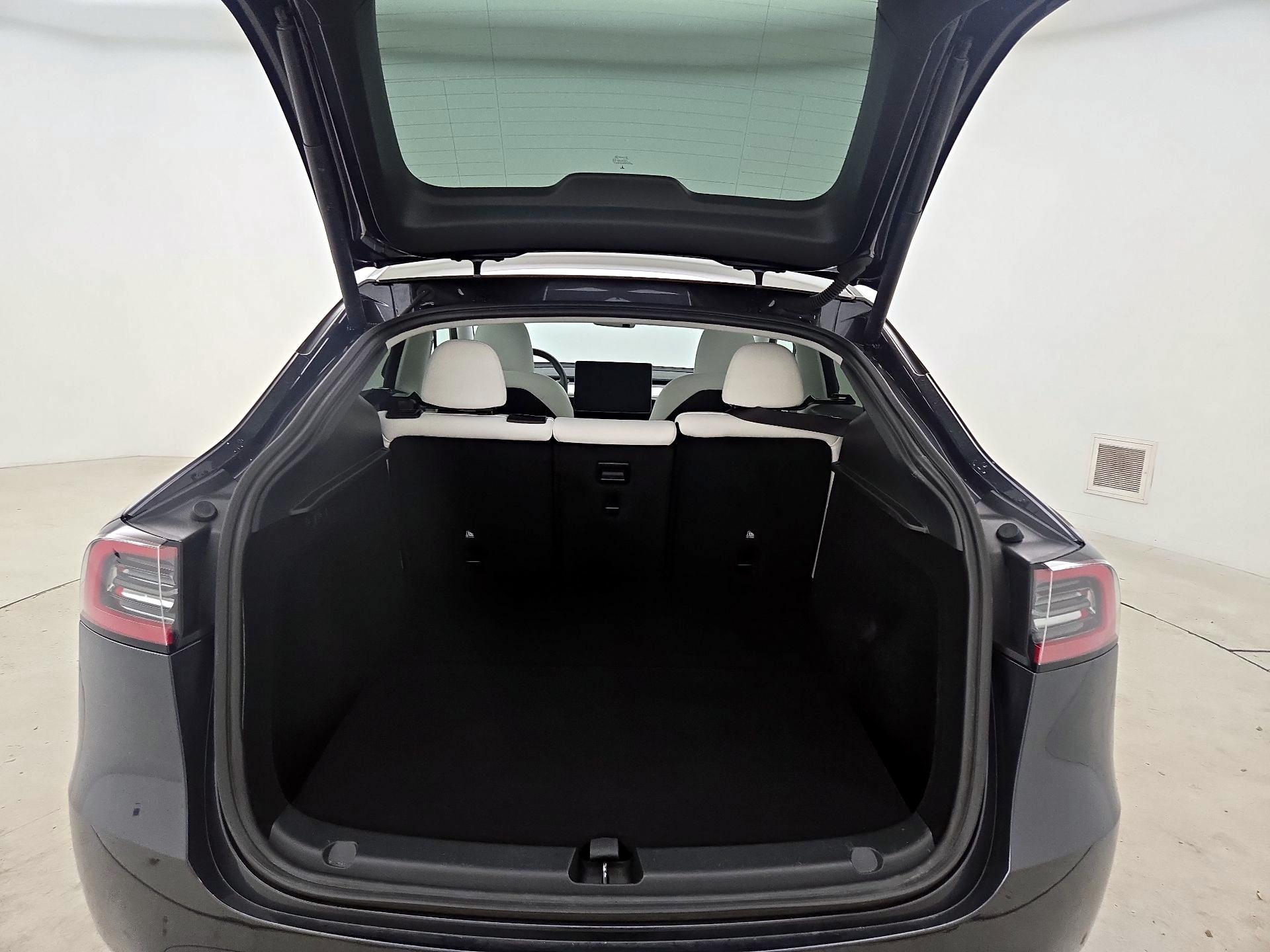 Thumbnail: 2024 Tesla Model Y - 20