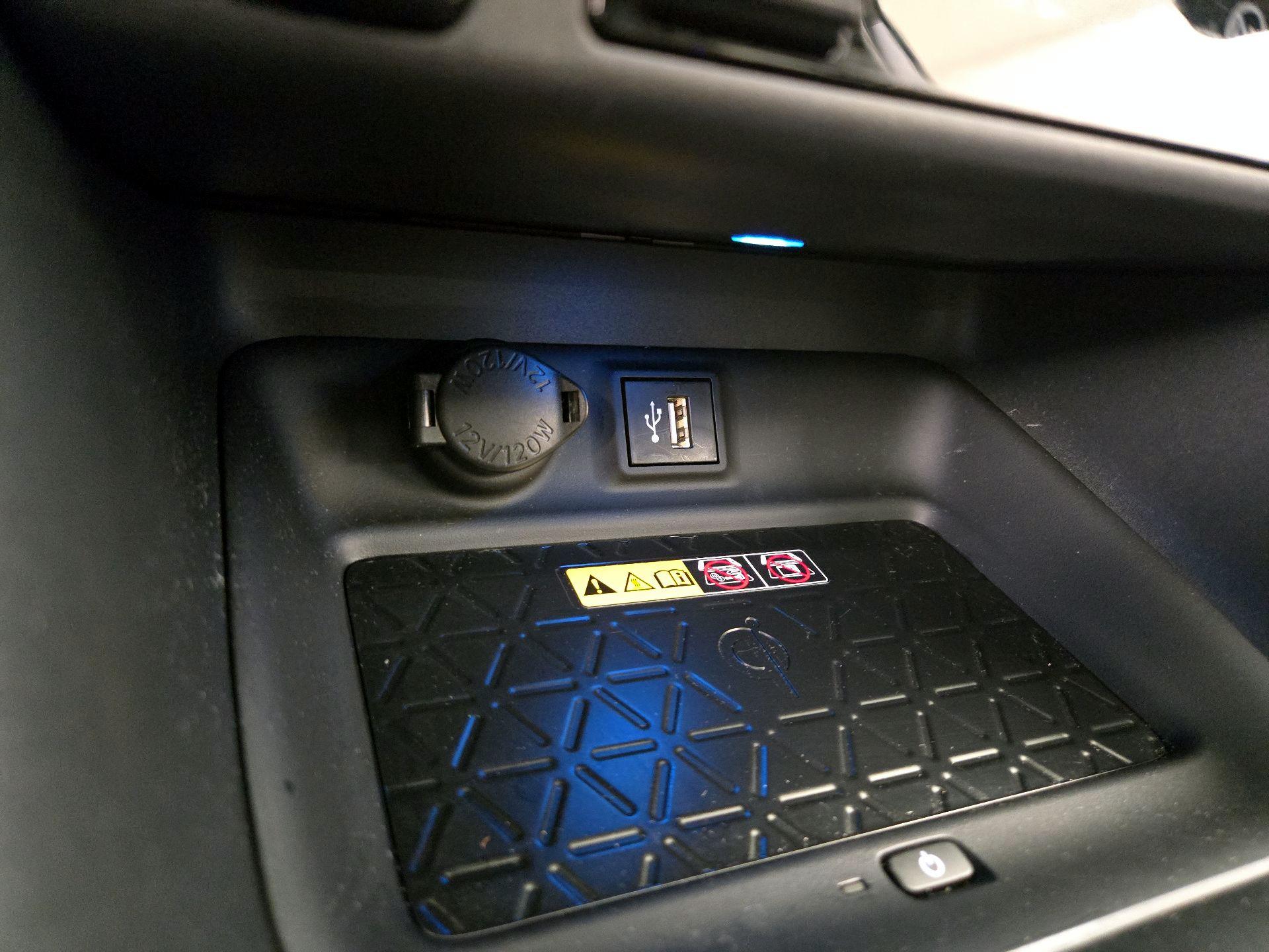 Thumbnail: 2023 Toyota RAV4 - 18