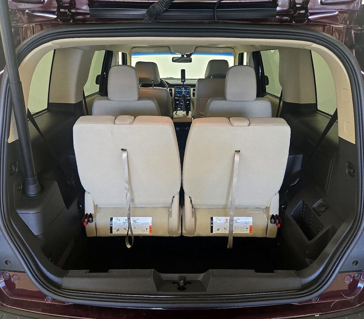 Trunk/Cargo (Seats Up)