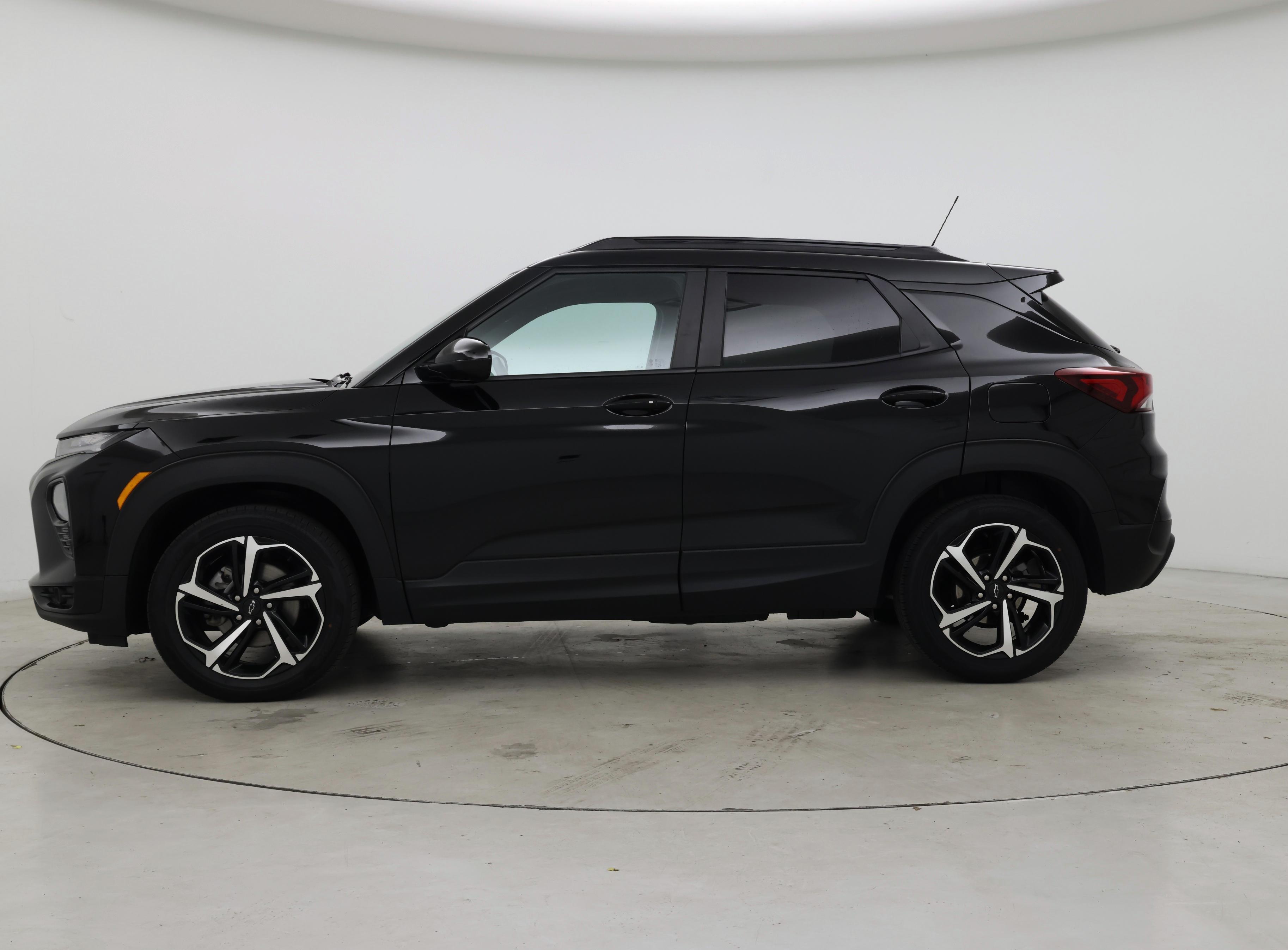 Thumbnail: 2023 Chevrolet TrailBlazer - 3
