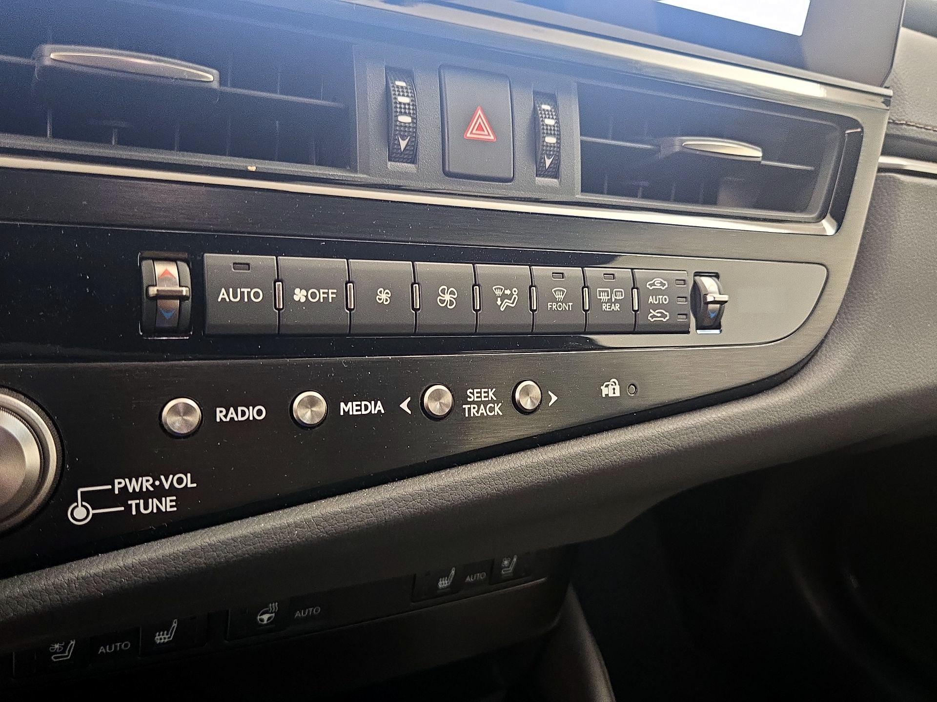 Thumbnail: 2024 Lexus ES - 16