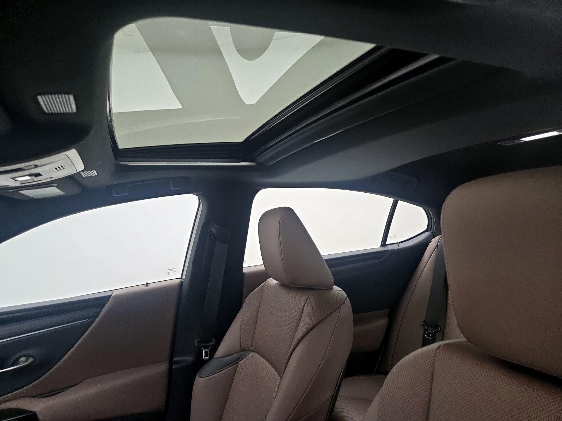 Thumbnail: 2024 Lexus ES - 19