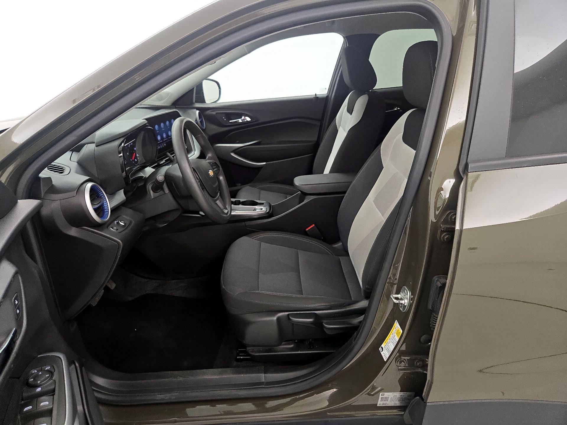 Thumbnail: 2024 Chevrolet Trax - 11