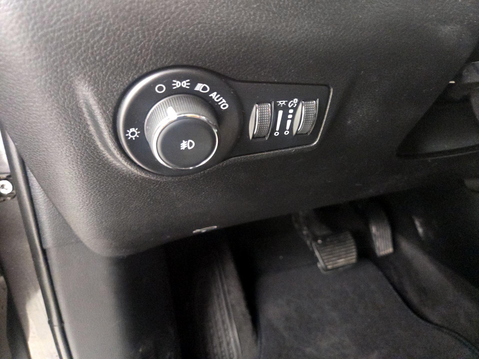 Thumbnail: 2023 Jeep Compass - 13