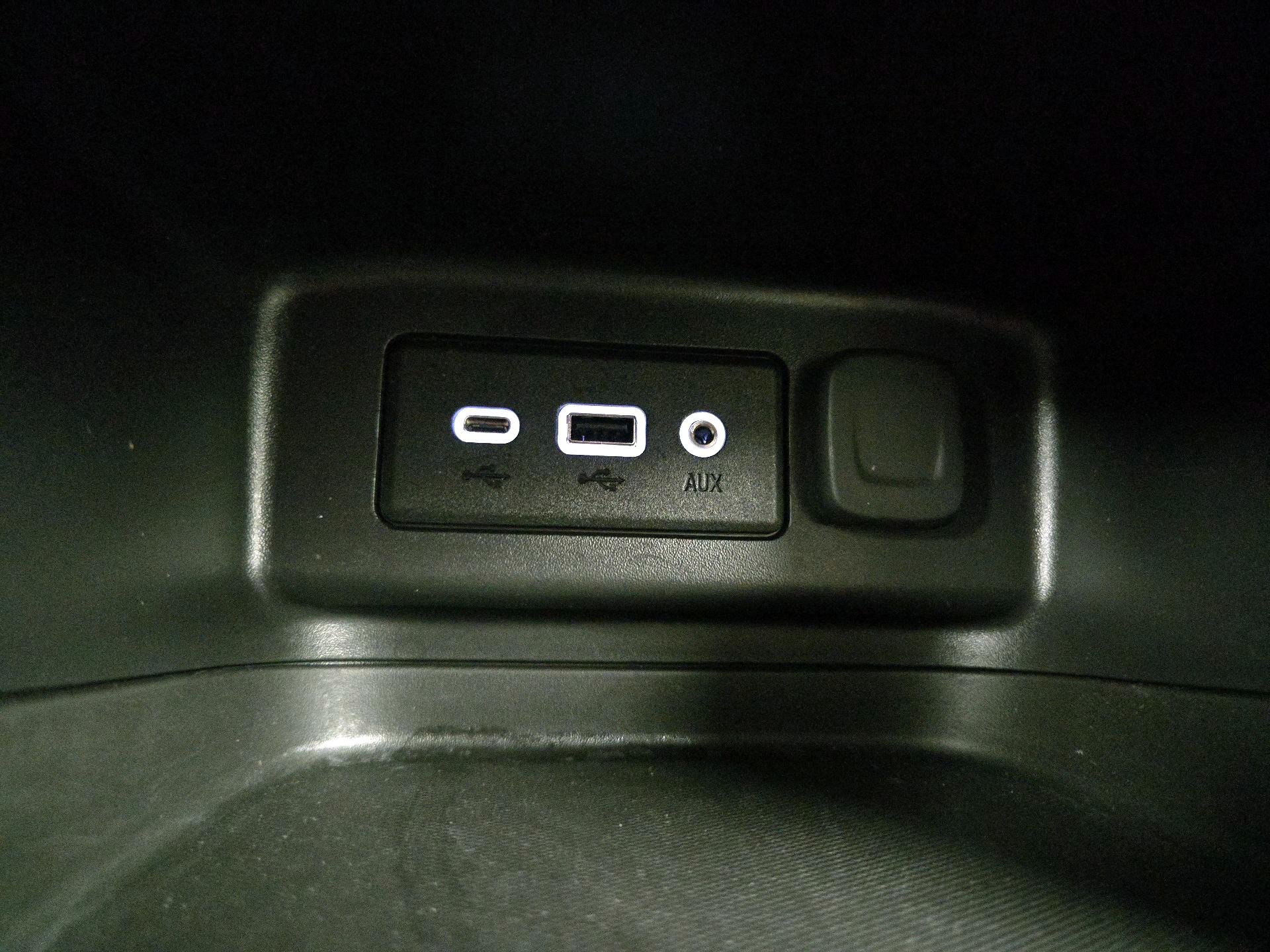 Thumbnail: 2021 Chevrolet Equinox - 18