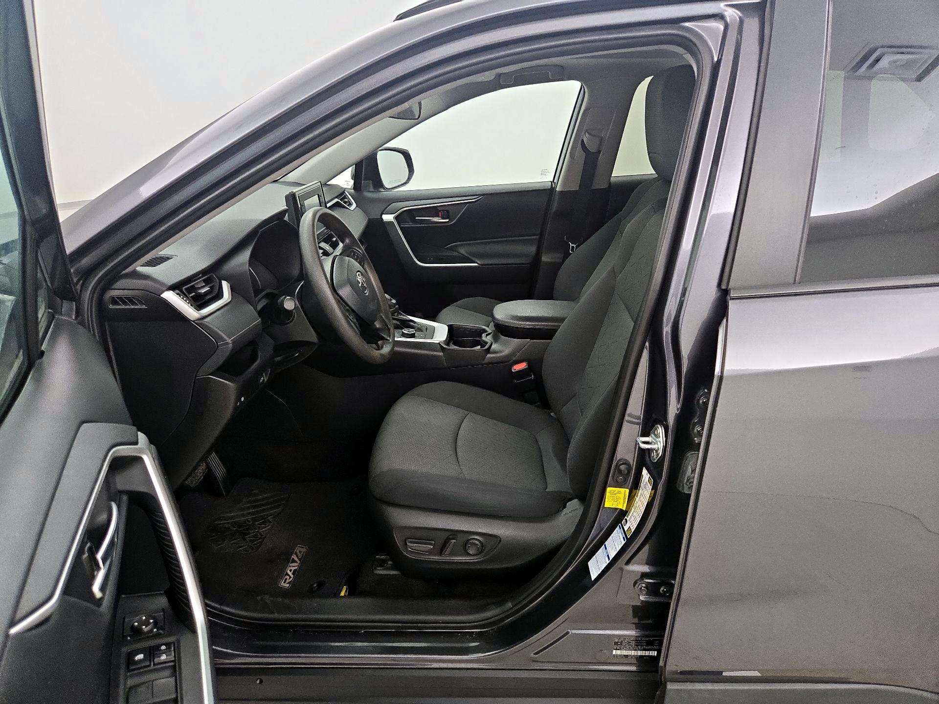 Thumbnail: 2021 Toyota RAV4 - 11