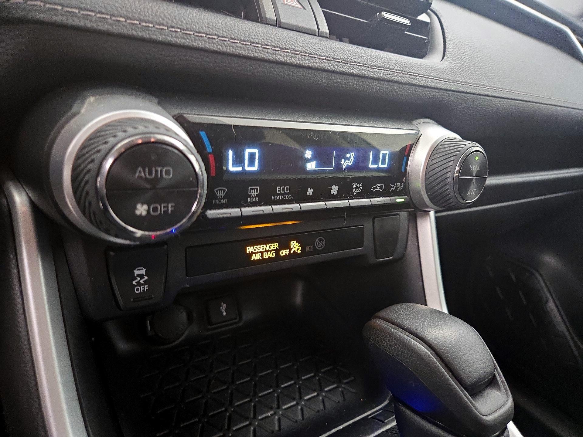 Thumbnail: 2021 Toyota RAV4 - 16