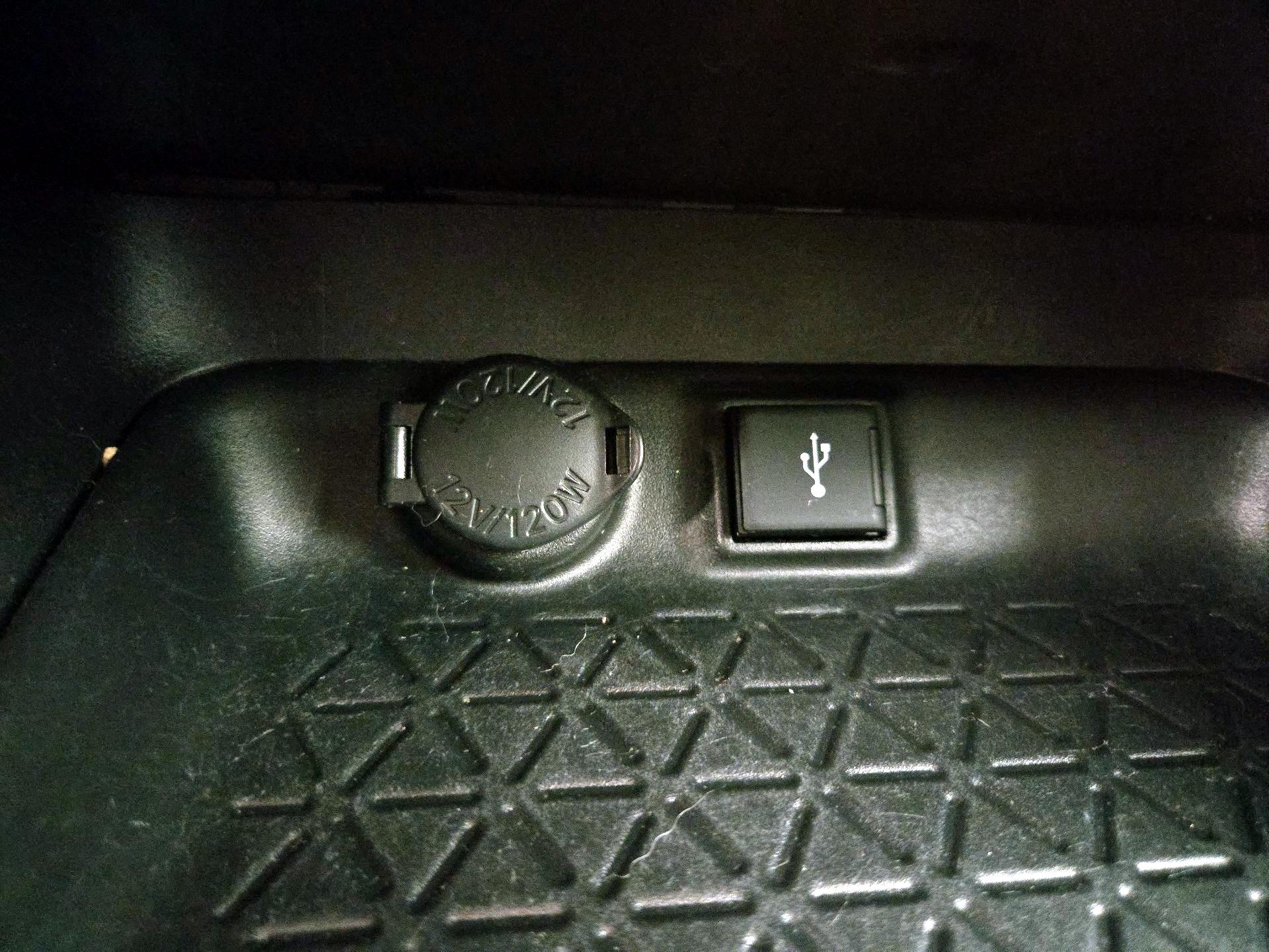 Thumbnail: 2021 Toyota RAV4 - 18