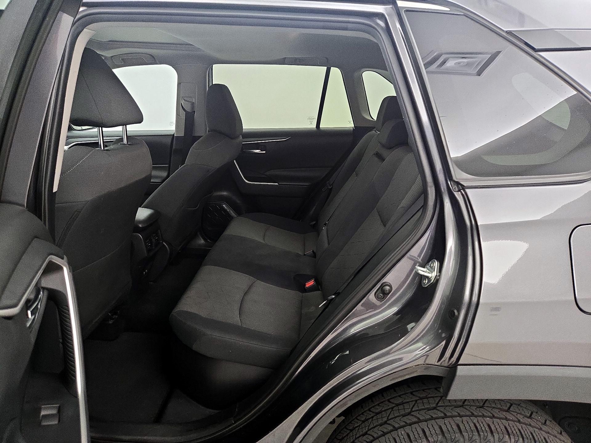 Thumbnail: 2021 Toyota RAV4 - 20
