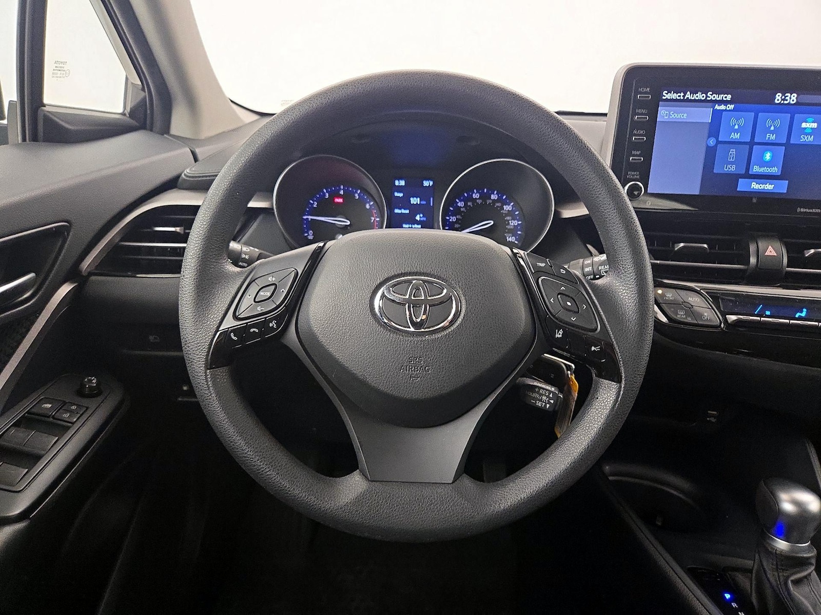 2020 Toyota C-HR LE - Photo 11