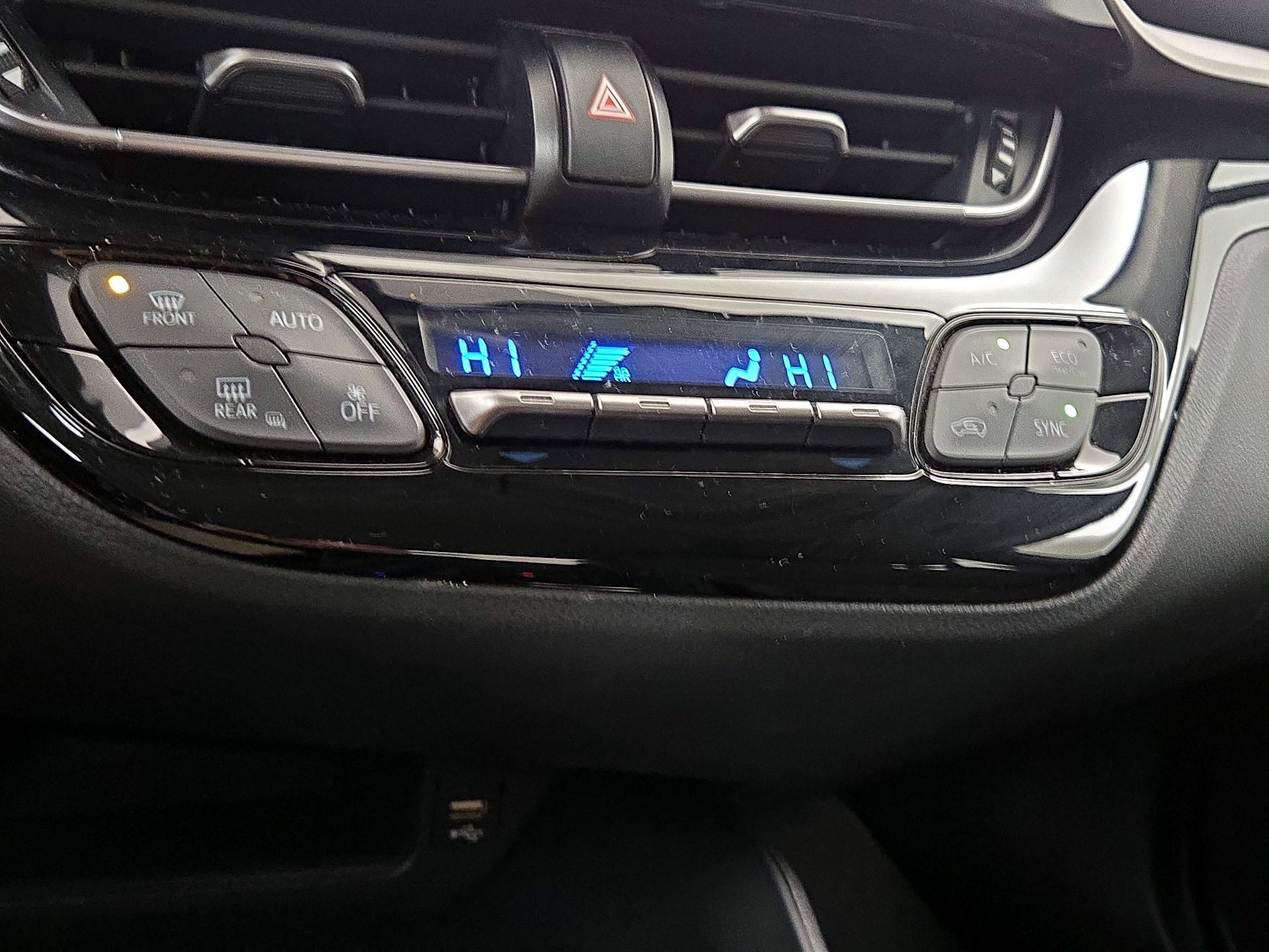 Thumbnail: 2020 Toyota C-HR - 16