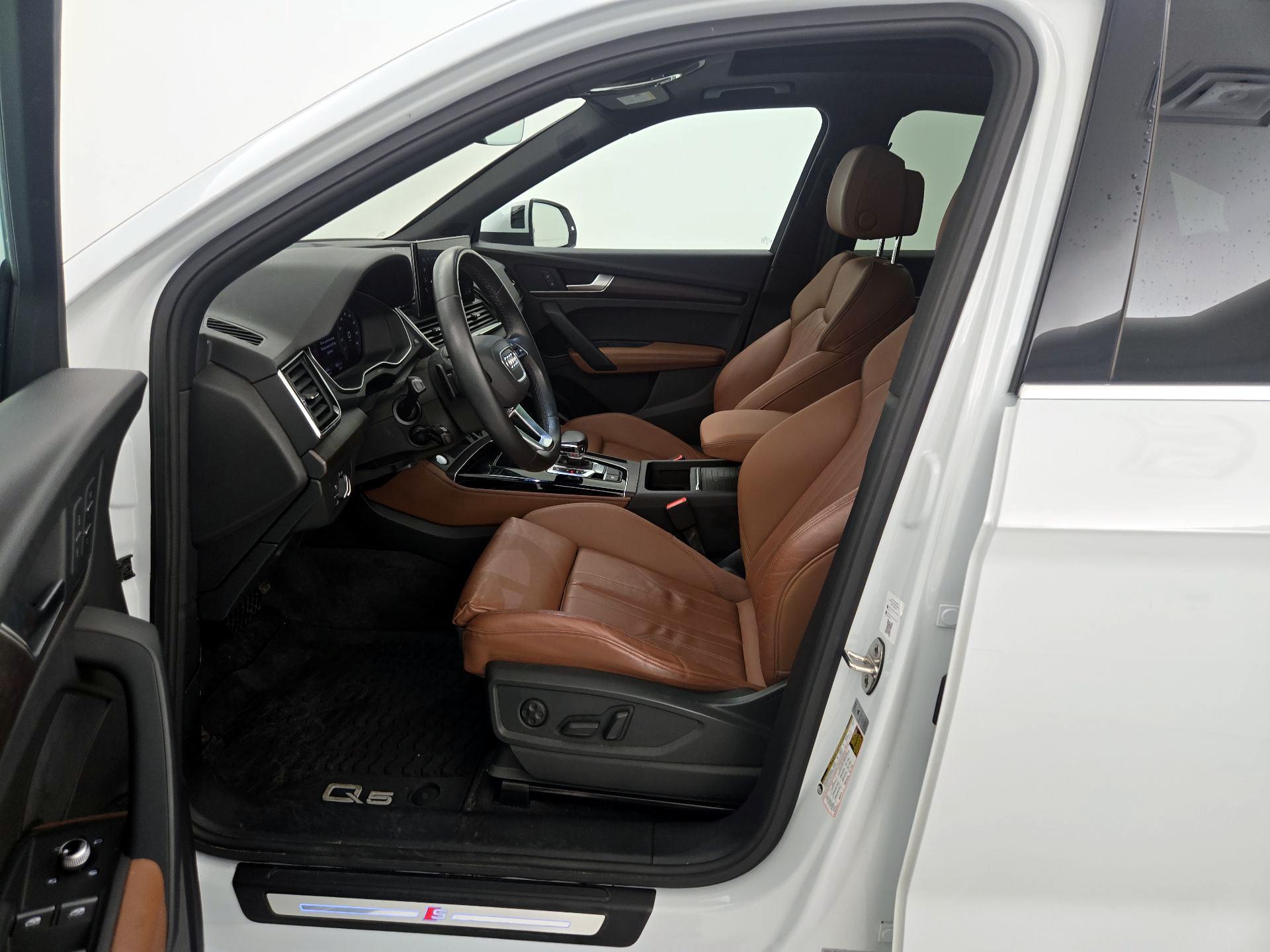 Thumbnail: 2021 Audi Q5 - 11