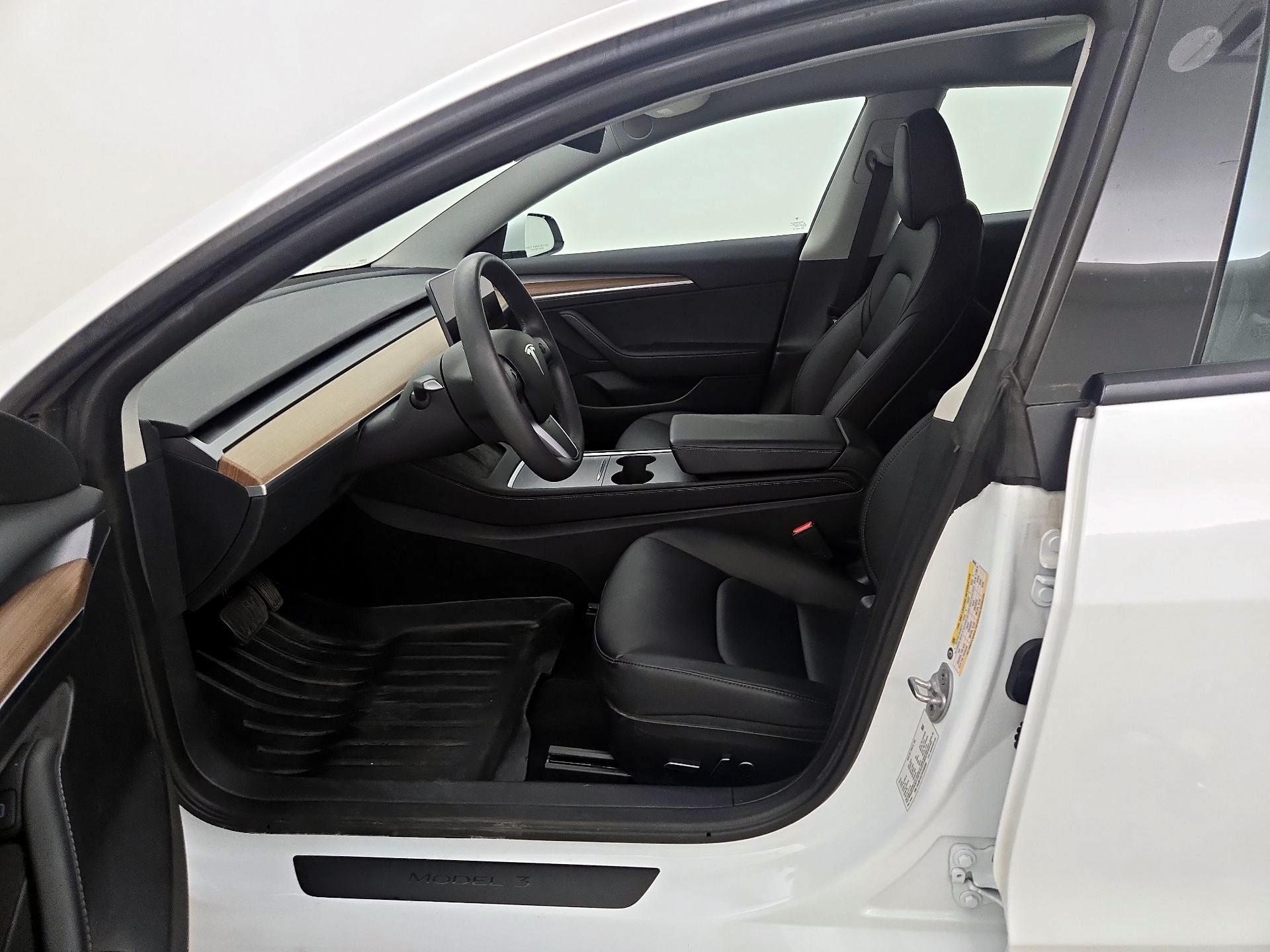 Thumbnail: 2023 Tesla Model 3 - 11