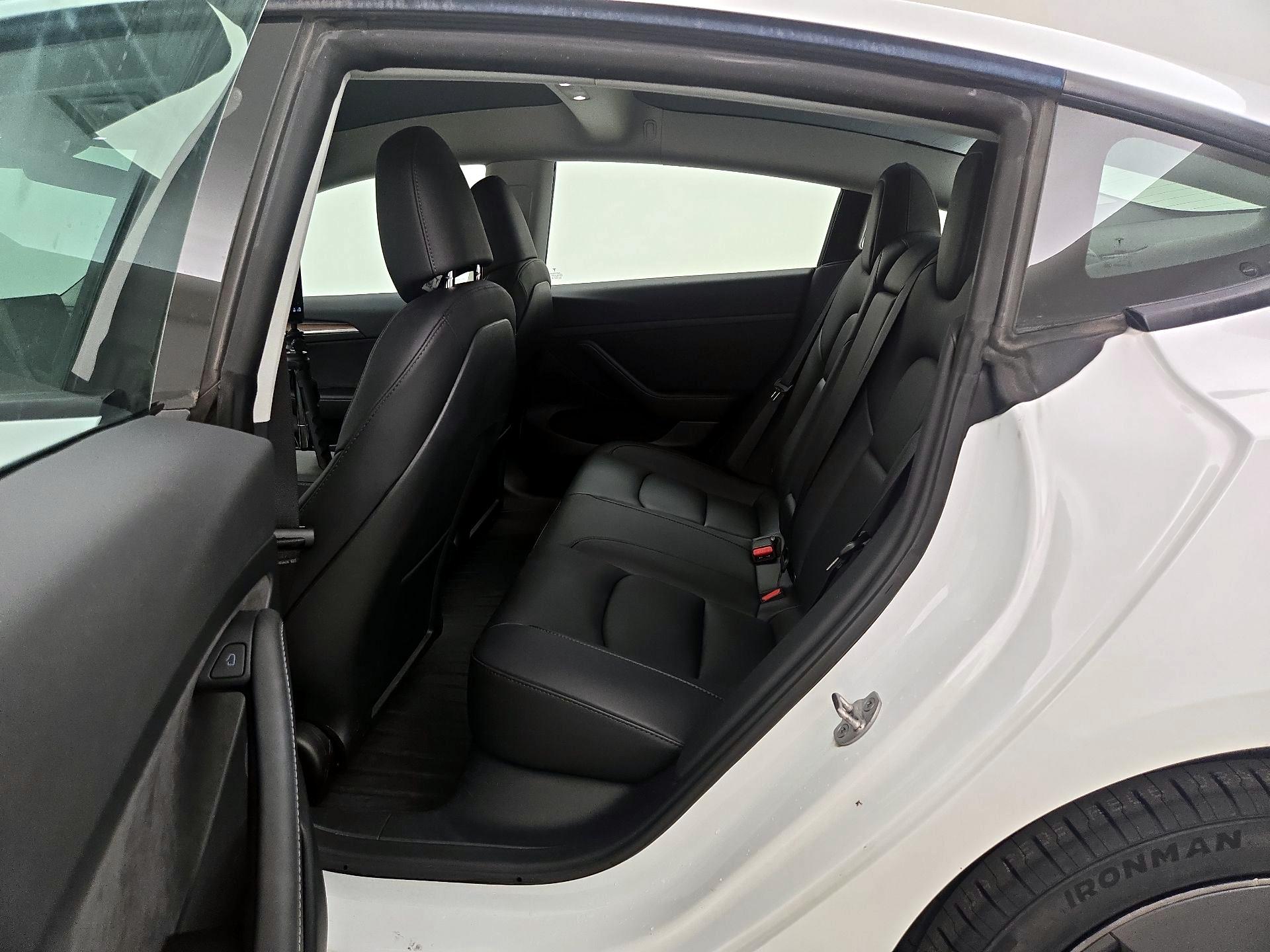 Thumbnail: 2023 Tesla Model 3 - 19