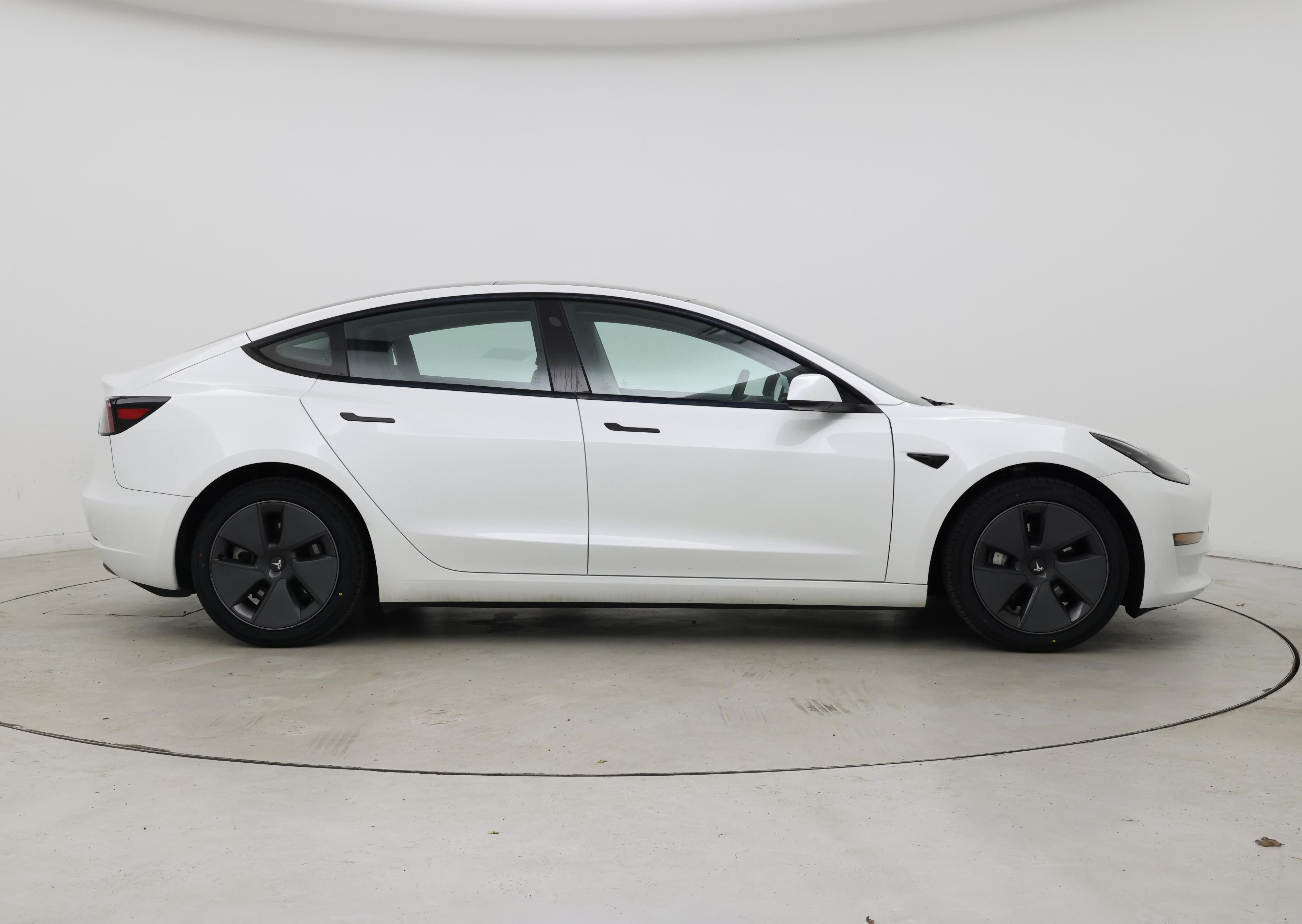 Thumbnail: 2023 Tesla Model 3 - 7