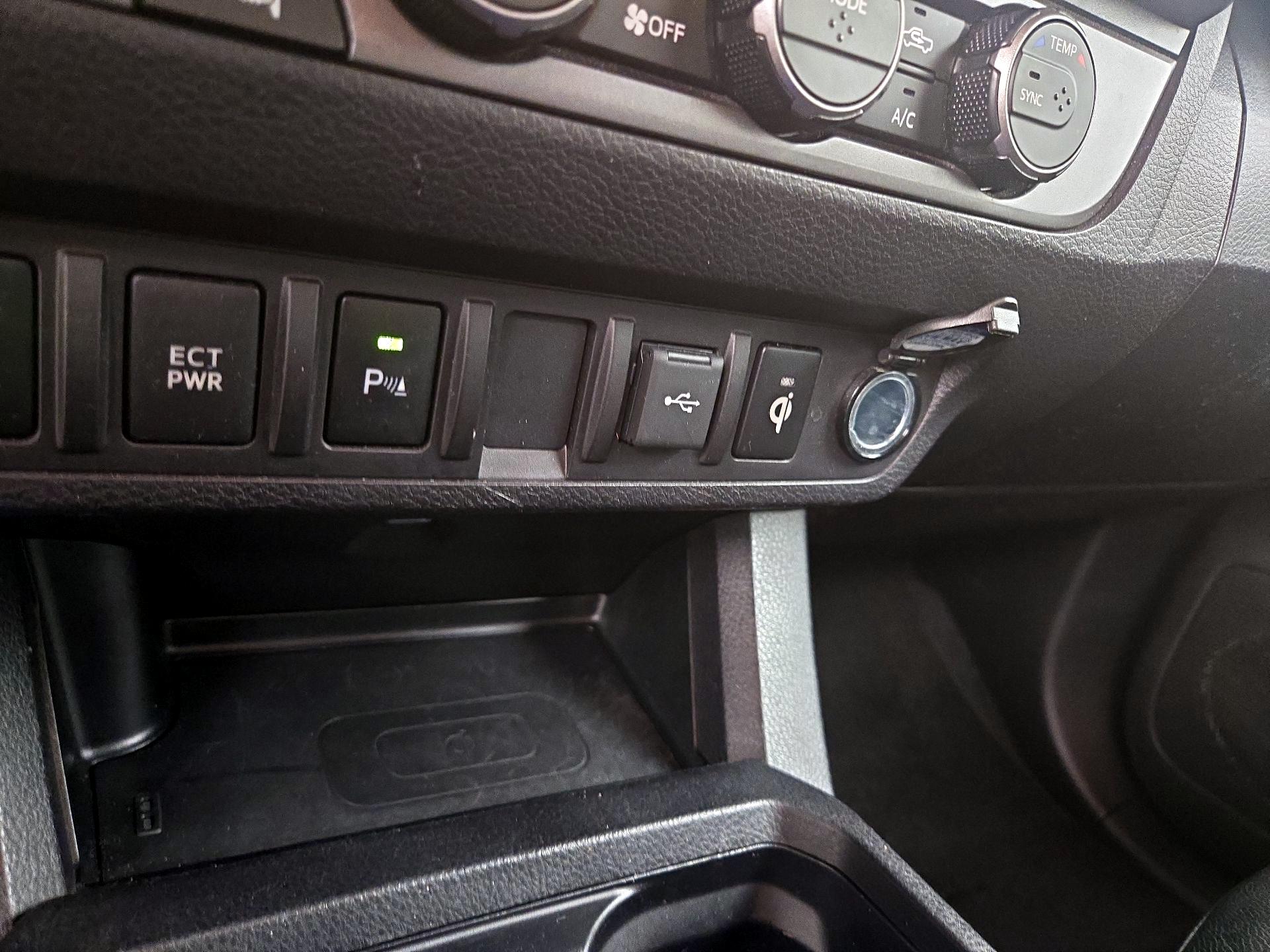 Thumbnail: 2022 Toyota Tacoma - 18