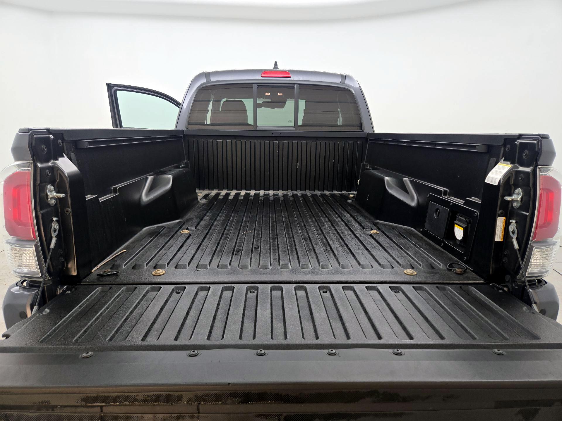 Thumbnail: 2022 Toyota Tacoma - 20