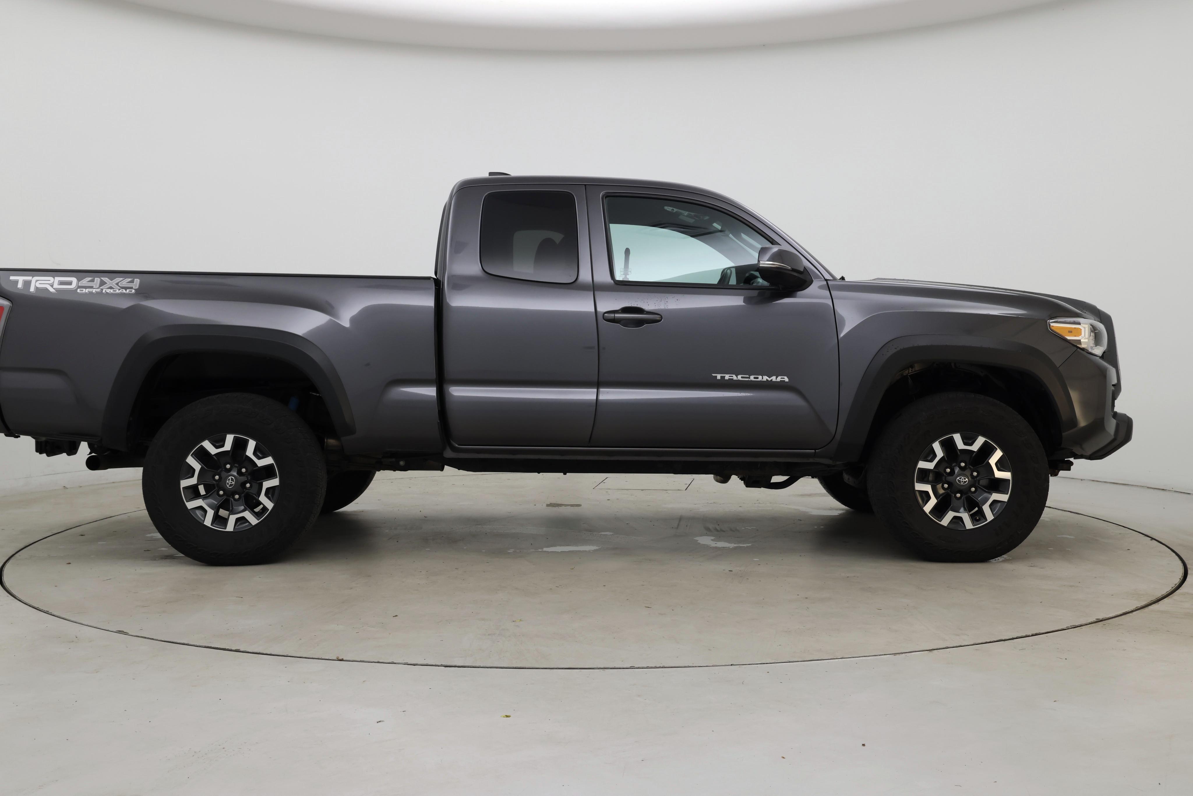 Thumbnail: 2022 Toyota Tacoma - 7