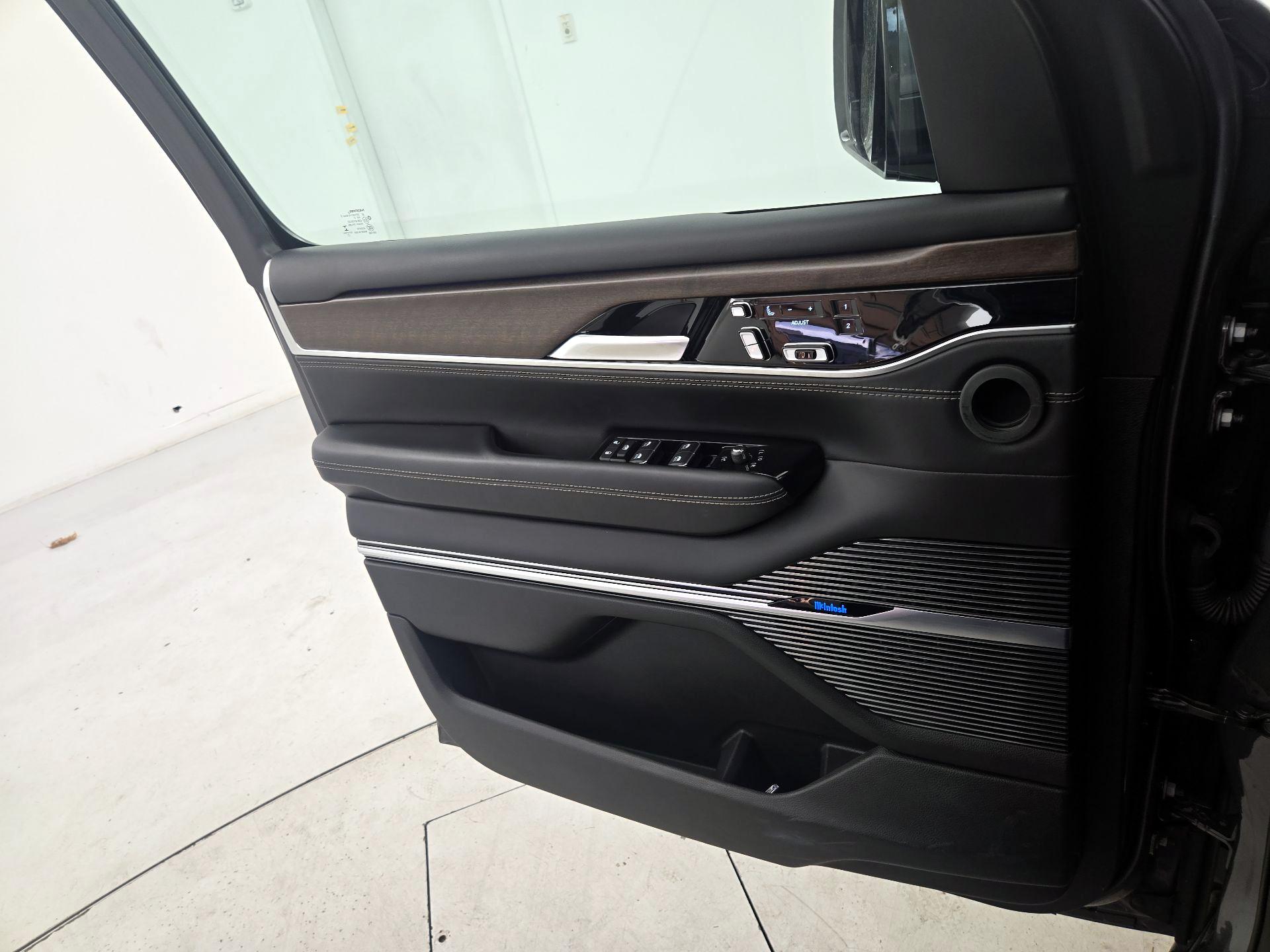 Thumbnail: 2022 Jeep Grand Wagoneer - 12