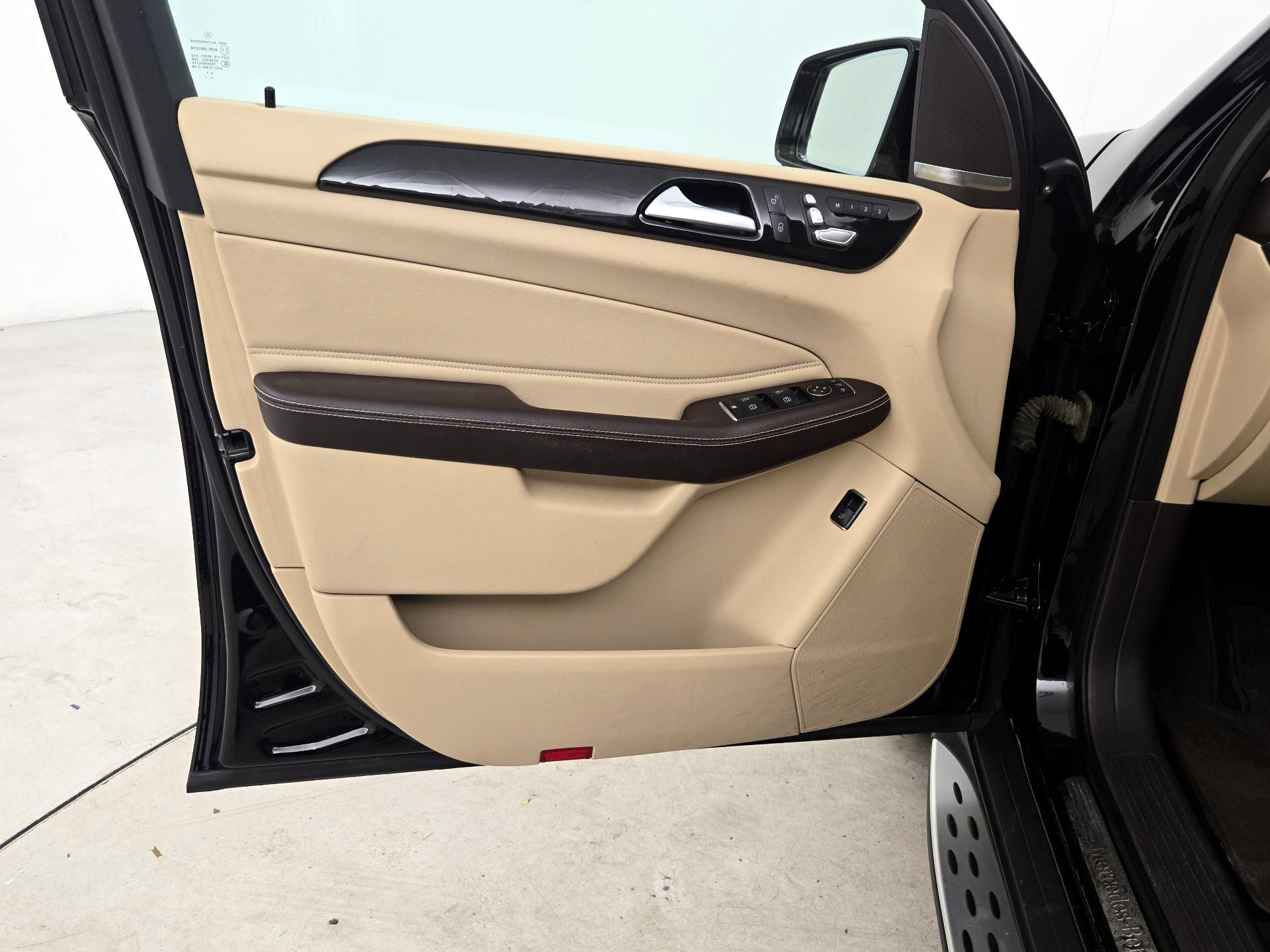 Thumbnail: 2016 Mercedes-Benz GLE - 12