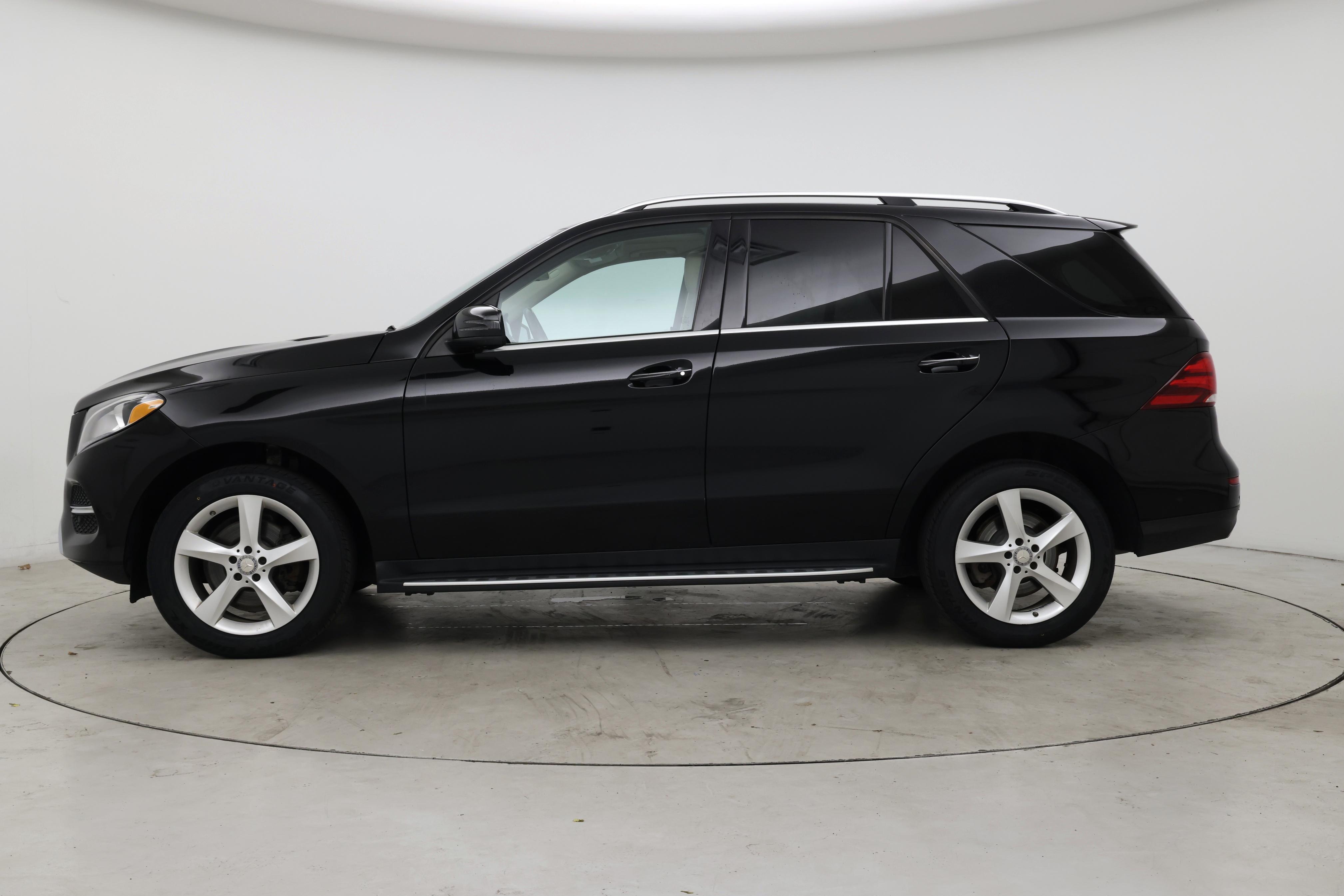Thumbnail: 2016 Mercedes-Benz GLE - 3