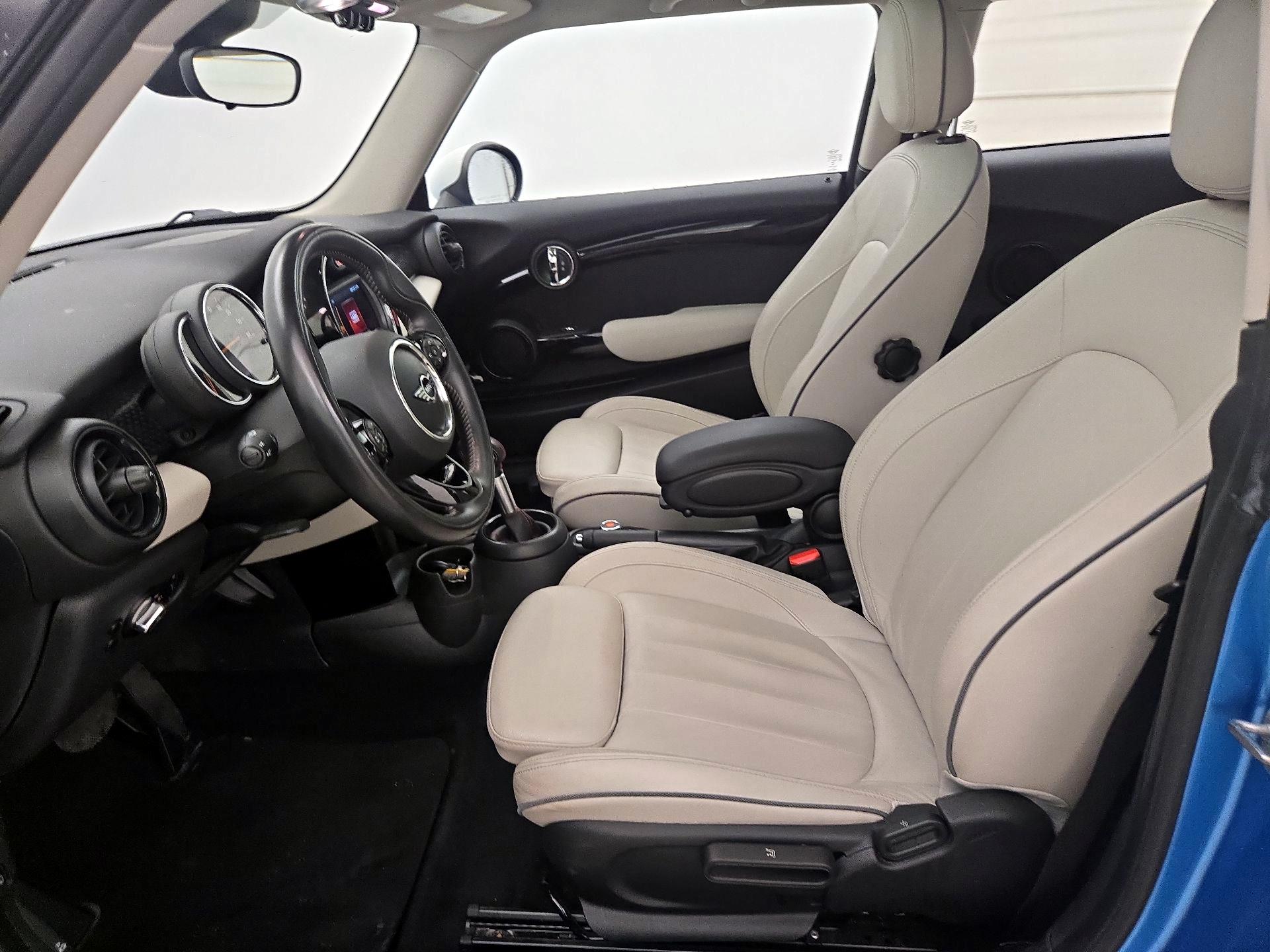 Thumbnail: 2019 MINI Cooper Hardtop - 11