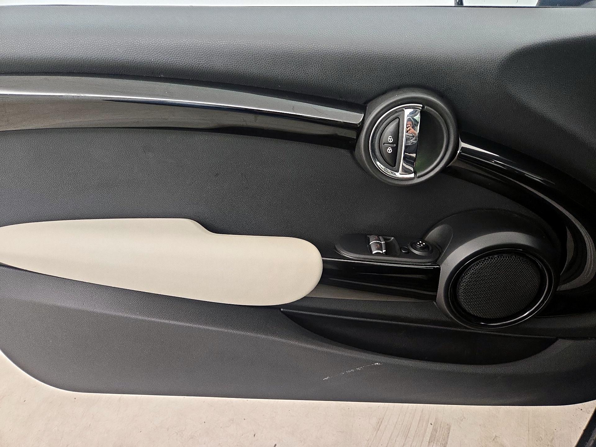 Thumbnail: 2019 MINI Cooper Hardtop - 12