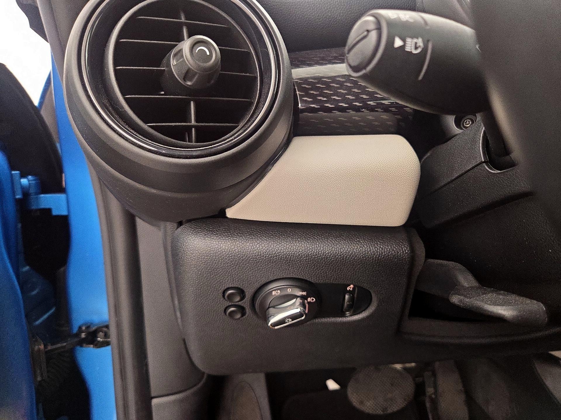 Thumbnail: 2019 MINI Cooper Hardtop - 13