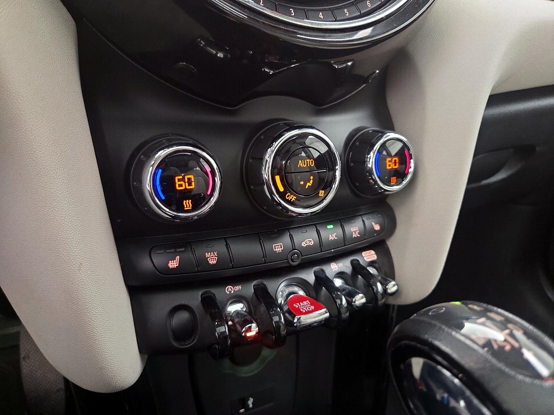 Thumbnail: 2019 MINI Cooper Hardtop - 16