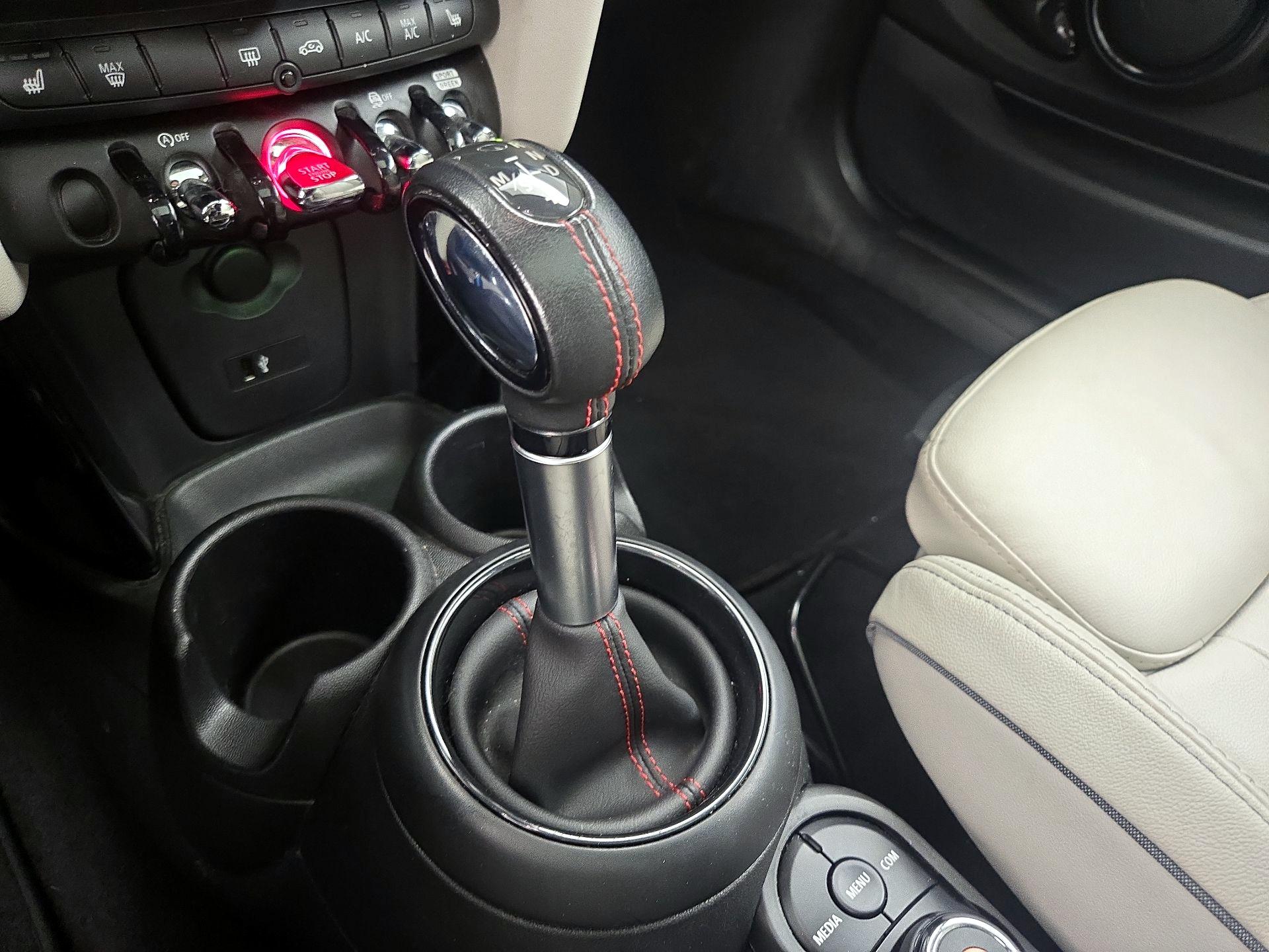 Thumbnail: 2019 MINI Cooper Hardtop - 17