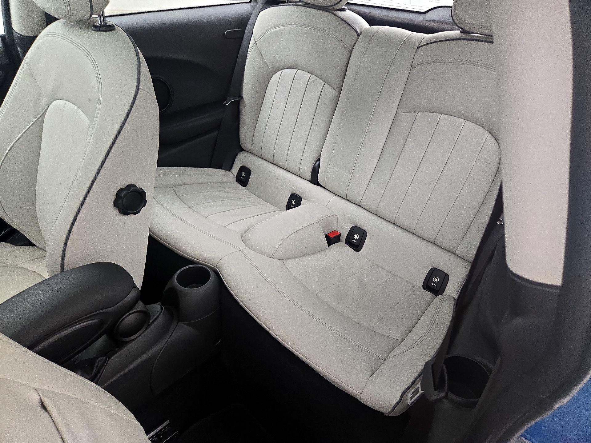 Thumbnail: 2019 MINI Cooper Hardtop - 20