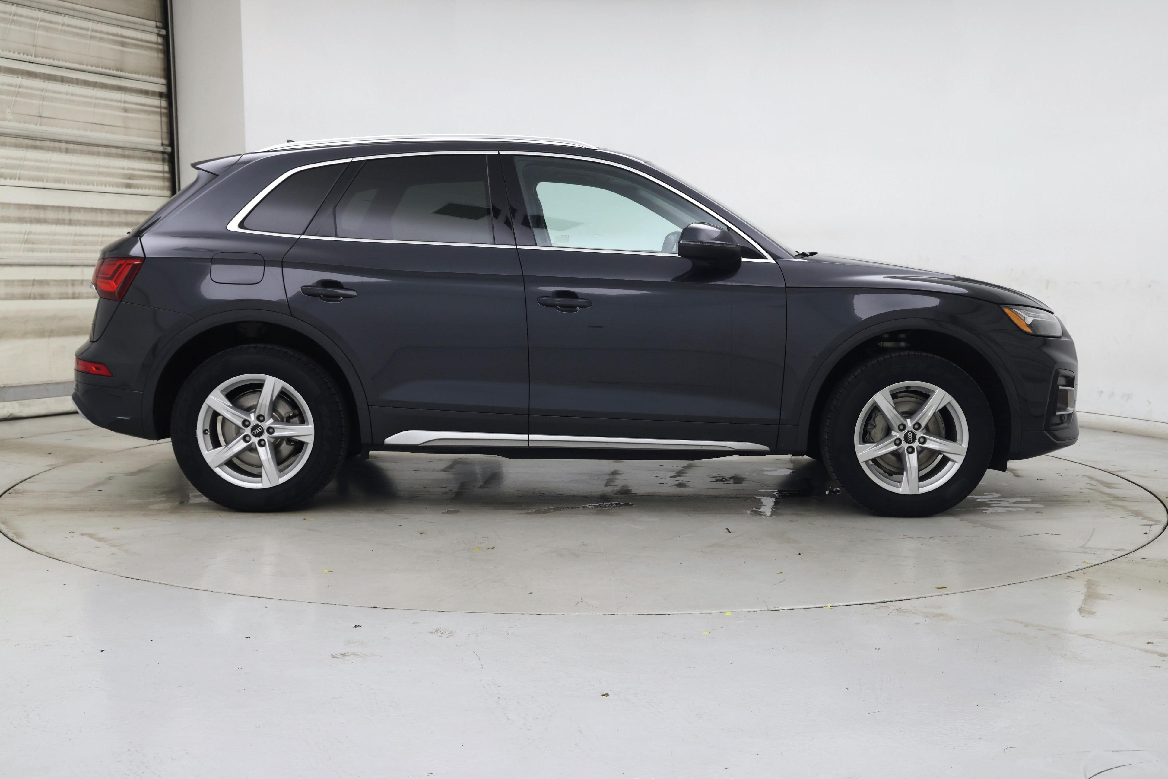 Thumbnail: 2023 Audi Q5 - 7