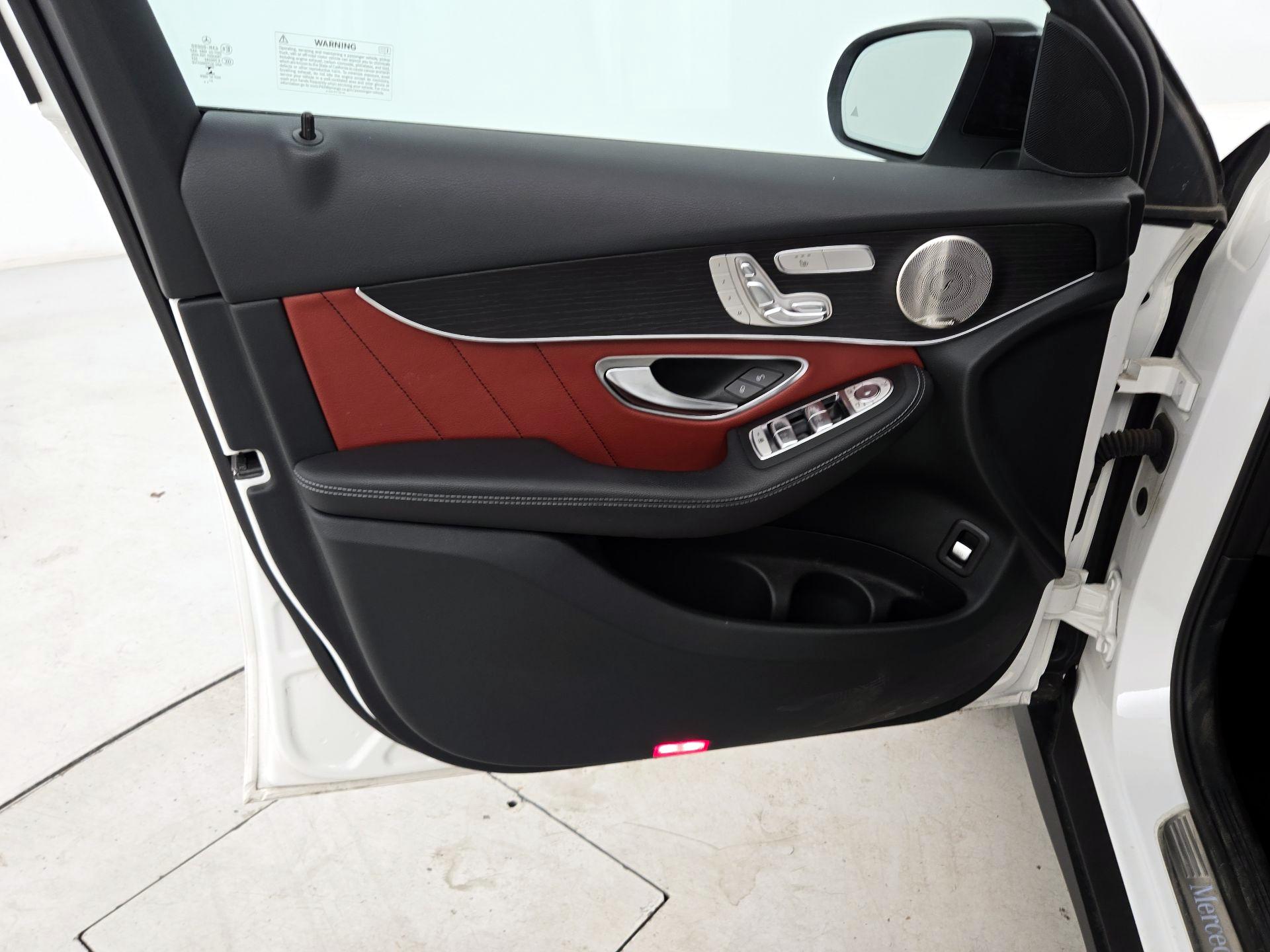 Thumbnail: 2022 Mercedes-Benz GLC - 12