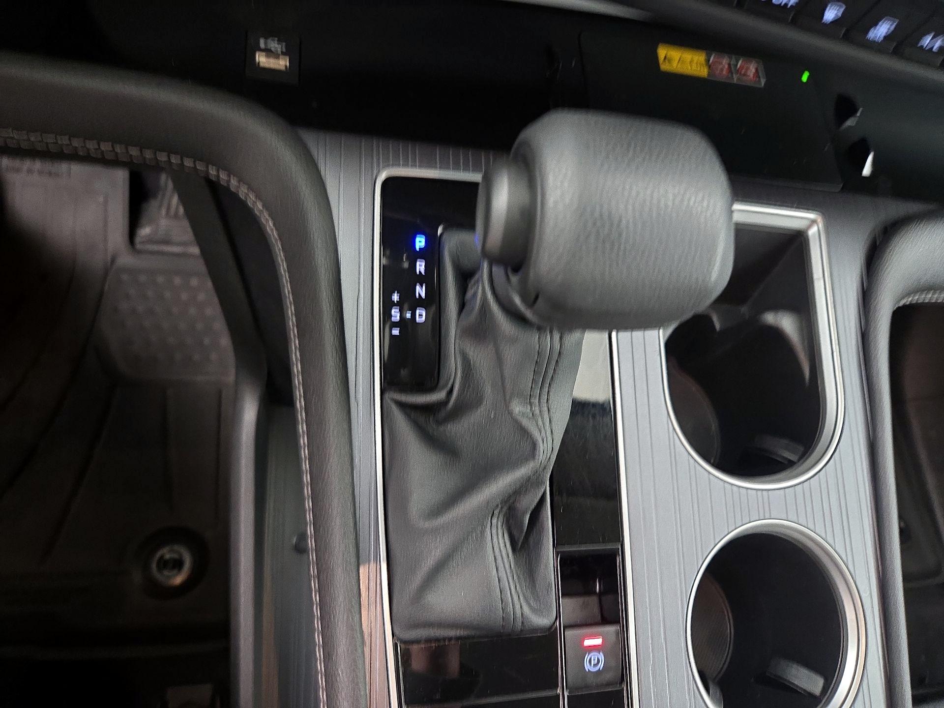 Thumbnail: 2025 Toyota Sienna - 18