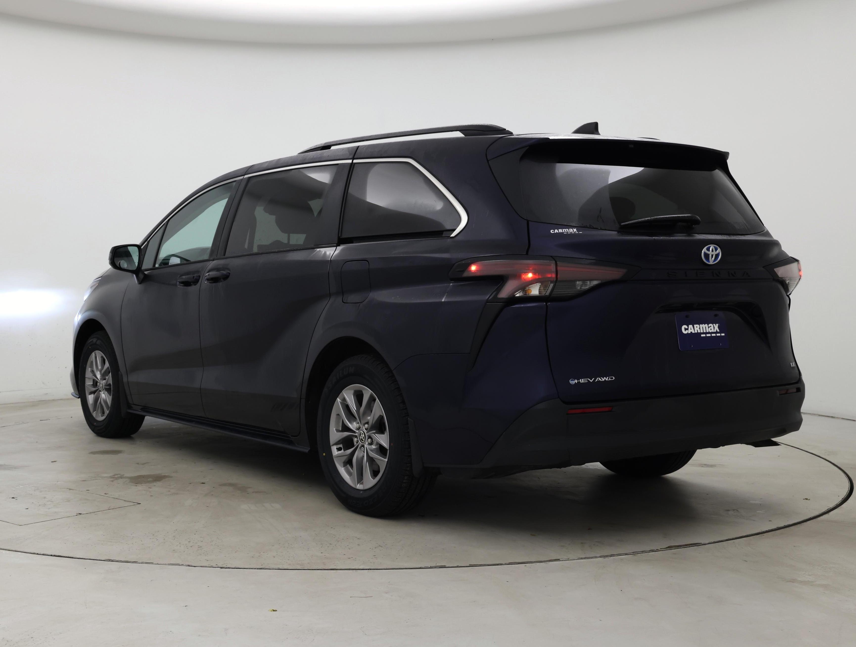 Thumbnail: 2025 Toyota Sienna - 2